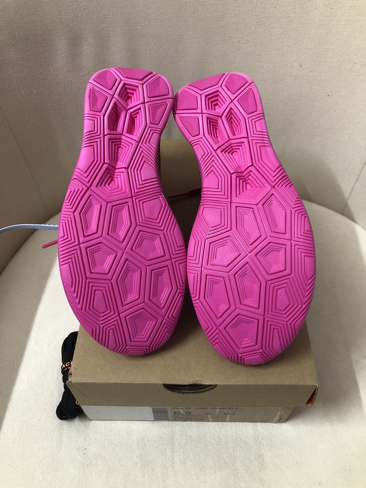 Off-White Nike Offwhite OFF-WHITE x Zoom Fly SP Tulip Pink 2018 Size US 5.5 / EU 38 - 4 Thumbnail