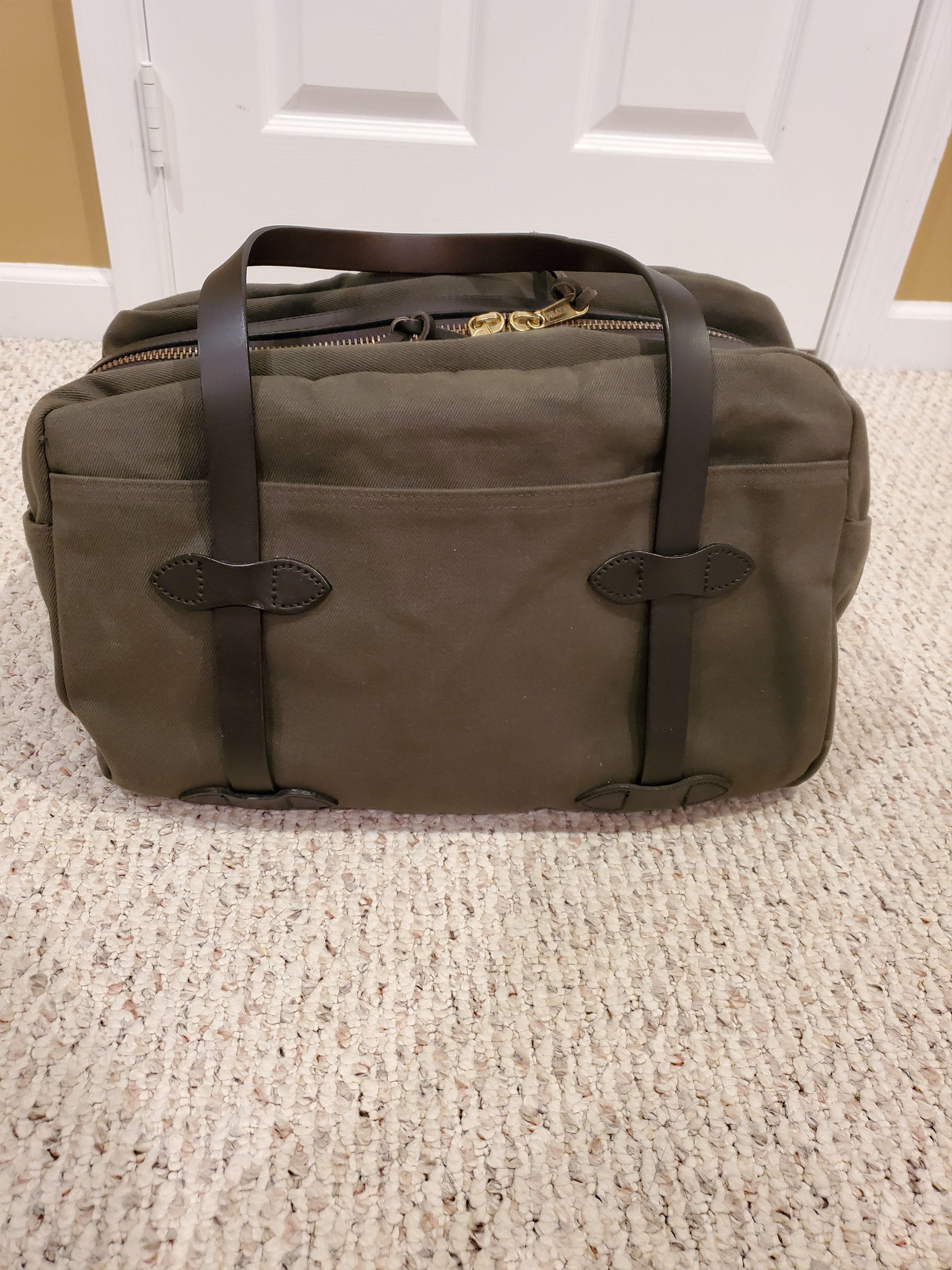 filson medium travel bag 246