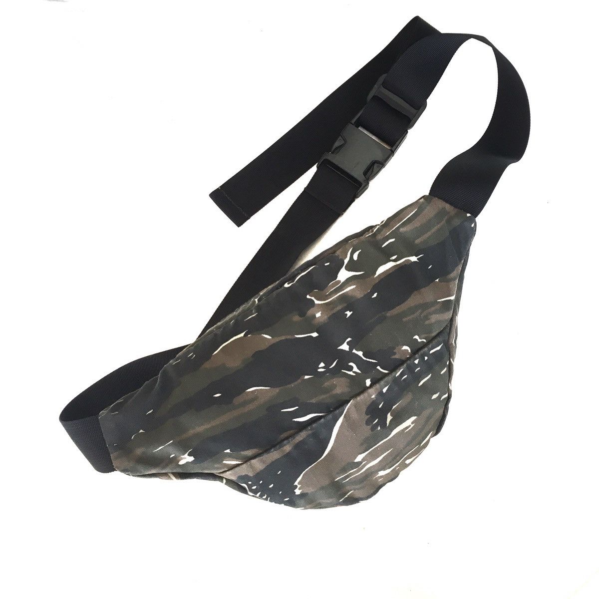 Other tiger stripe no future X custom crossbody bag Size 28 - 7 Thumbnail