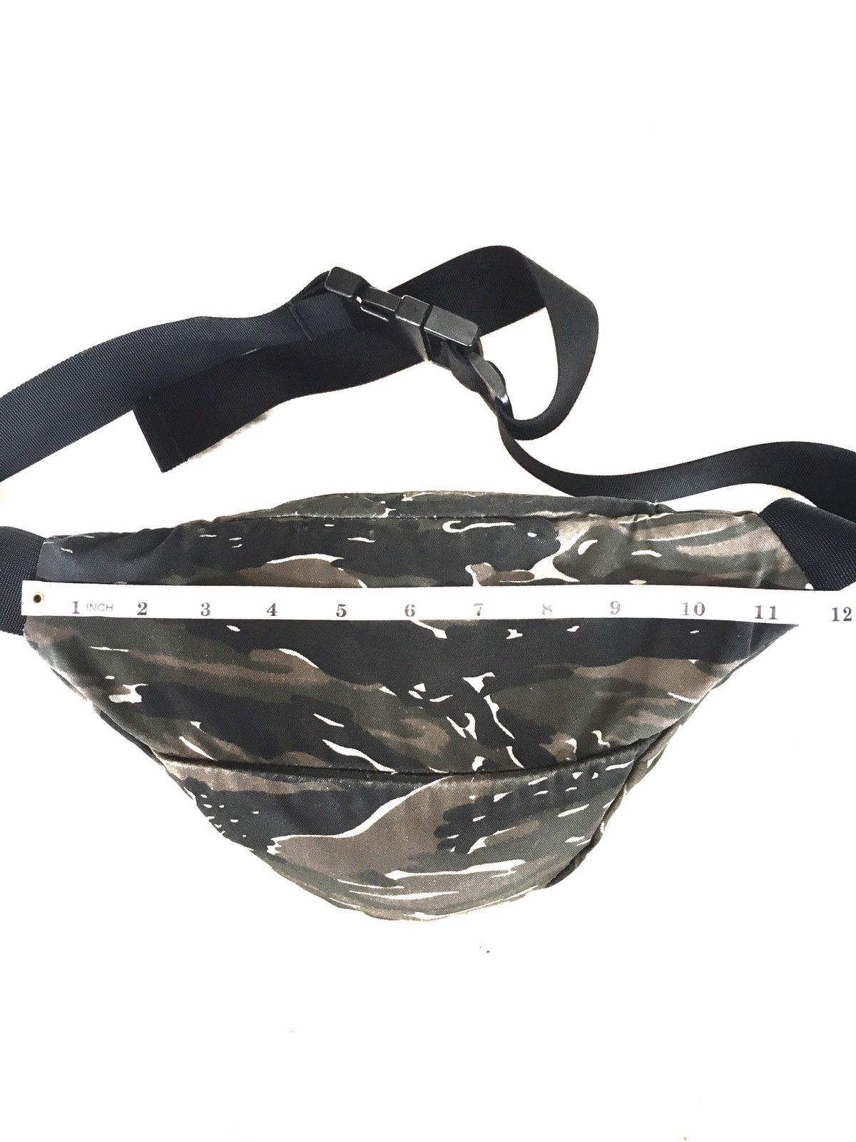 Other tiger stripe no future X custom crossbody bag Size 28 - 11 Thumbnail