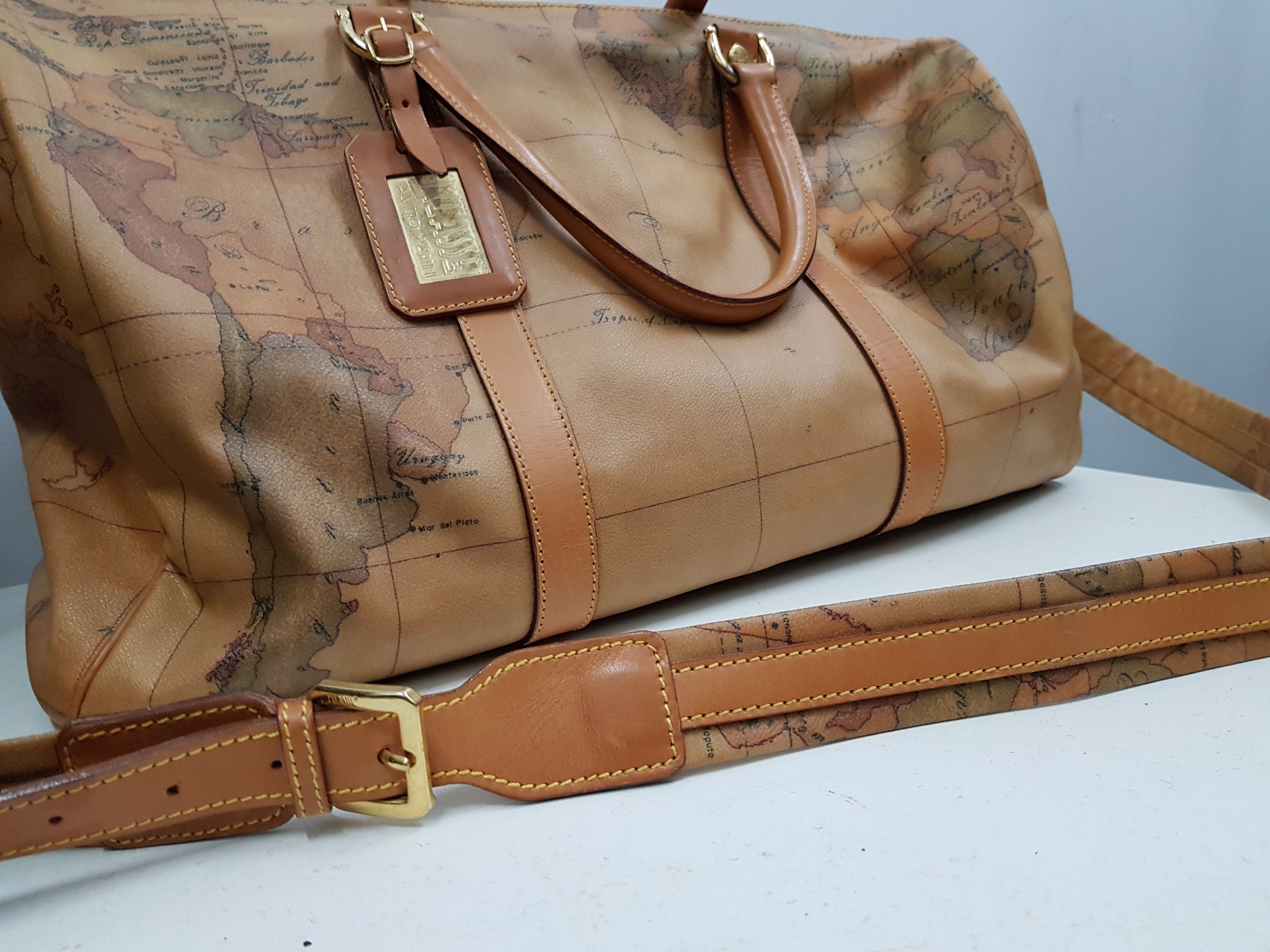 Alviero Martini Authentic 🔥 Alviero Martini Travel Bag Italy Size ONE SIZE - 7 Thumbnail