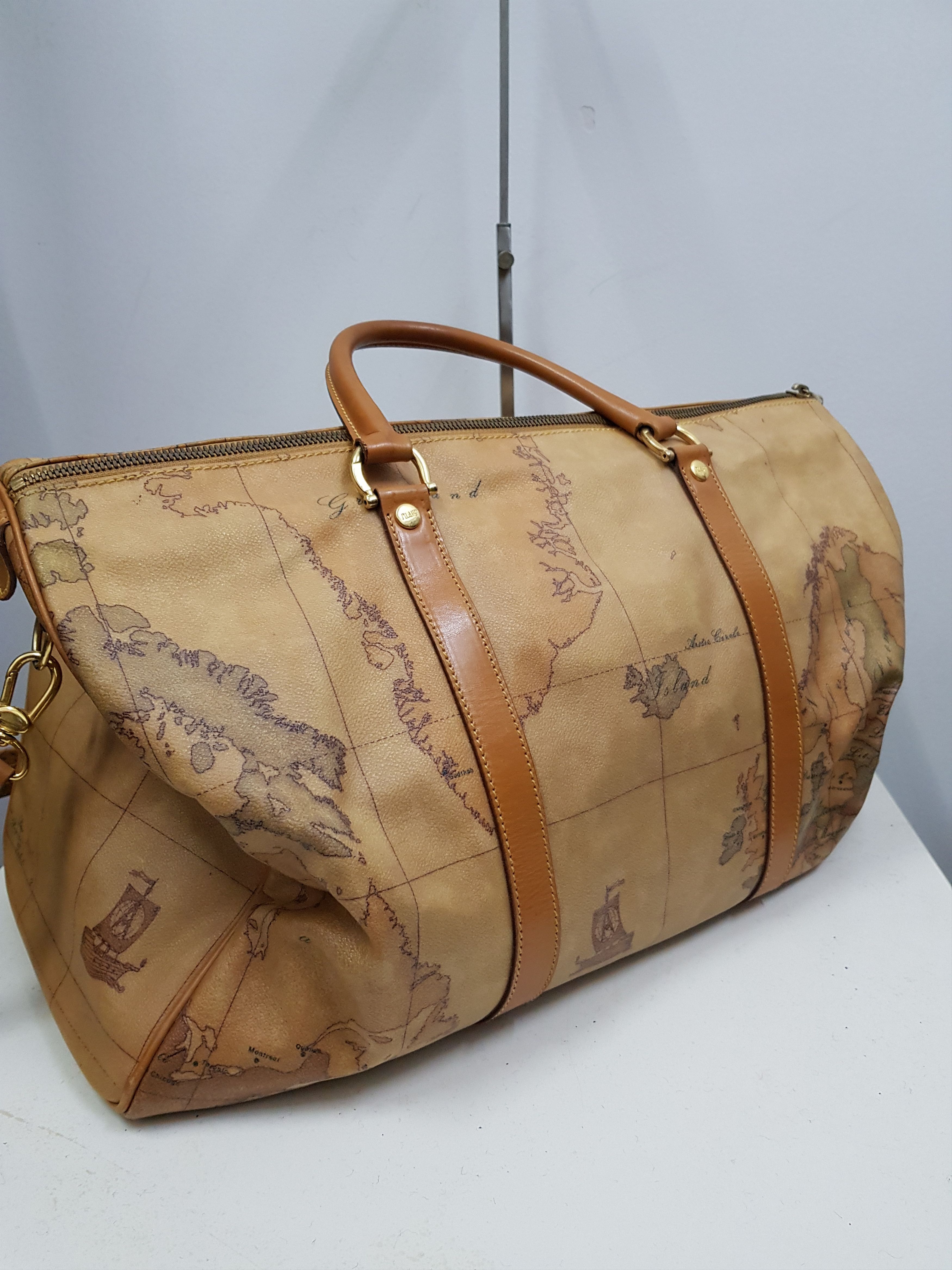 Alviero Martini Authentic 🔥 Alviero Martini Travel Bag Italy Size ONE SIZE - 8 Thumbnail