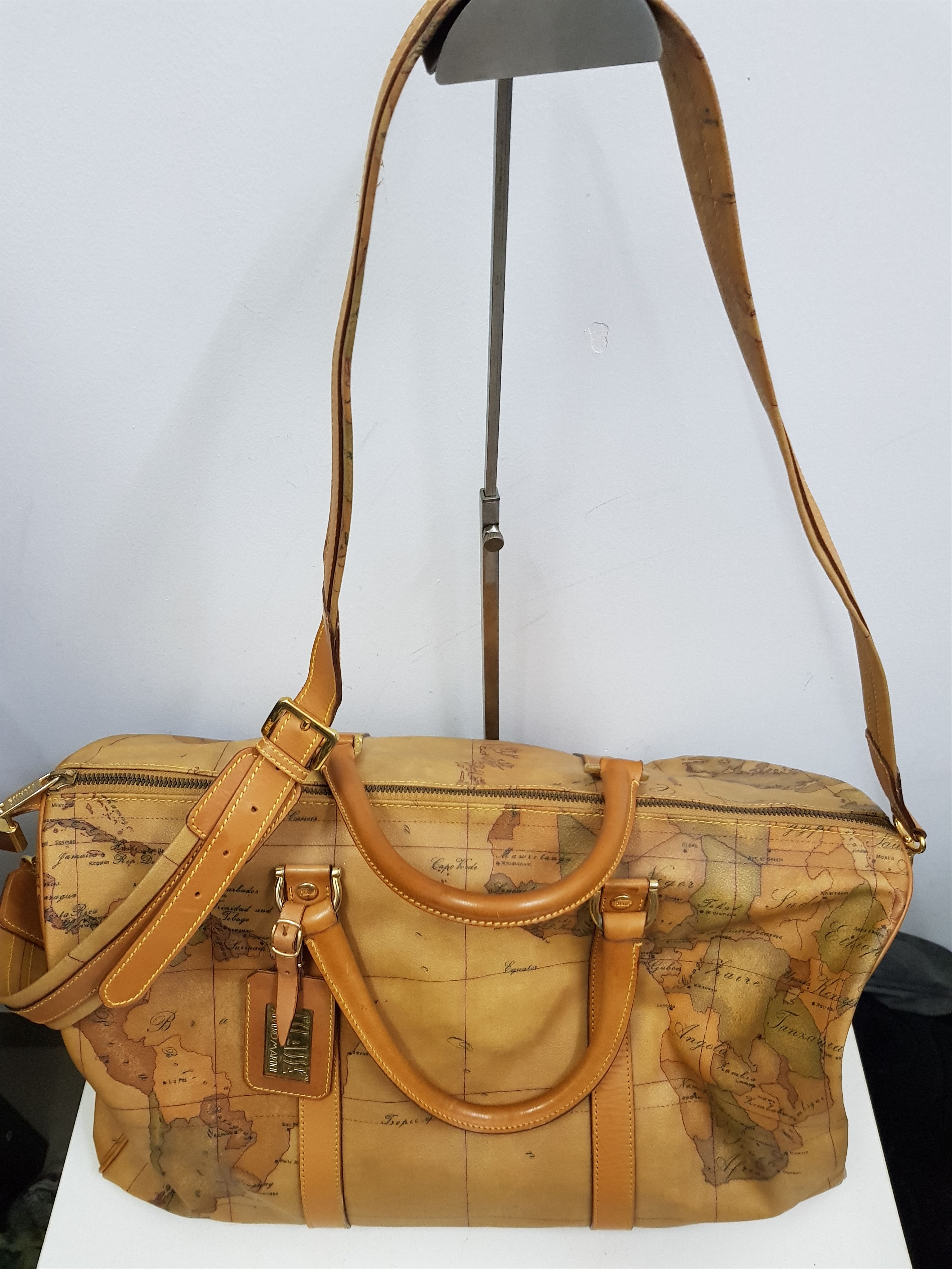 Alviero Martini Authentic 🔥 Alviero Martini Travel Bag Italy Size ONE SIZE - 5 Thumbnail
