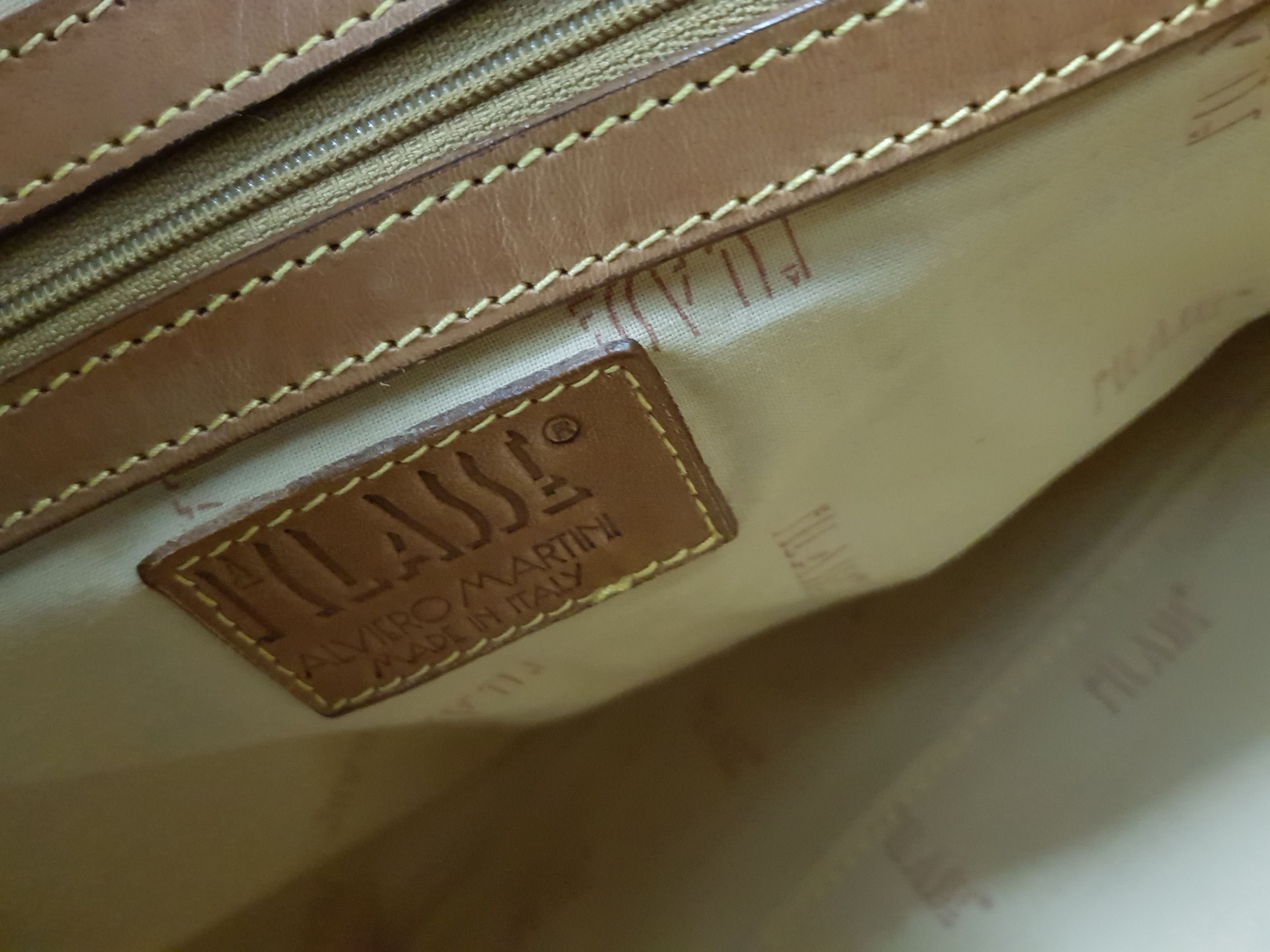 Alviero Martini Authentic 🔥 Alviero Martini Travel Bag Italy Size ONE SIZE - 13 Thumbnail
