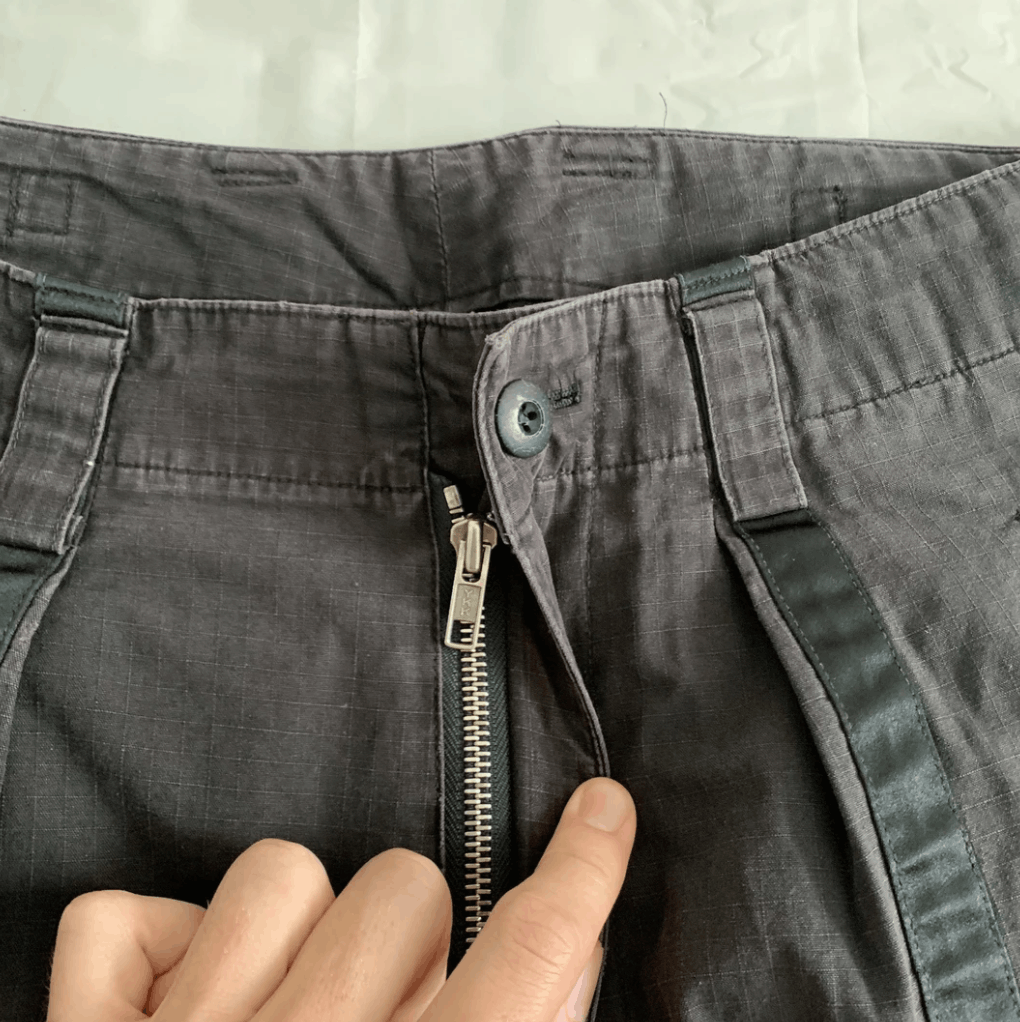 Issey Miyake 1990s Issey Miyake Flight Cargo Pants - Size M Size US 30 / EU 46 - 6 Thumbnail
