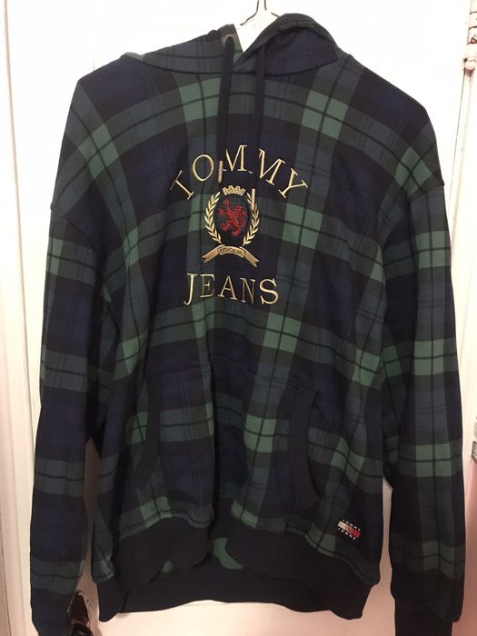 Tommy jeans plaid discount hoodie