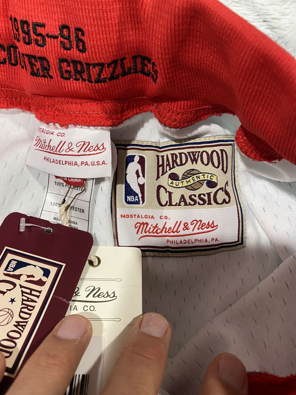Mitchell & Ness Vancouver Grizzlies 96-96 Hardwood Classics Size US 32 / EU 48 - 6 Thumbnail