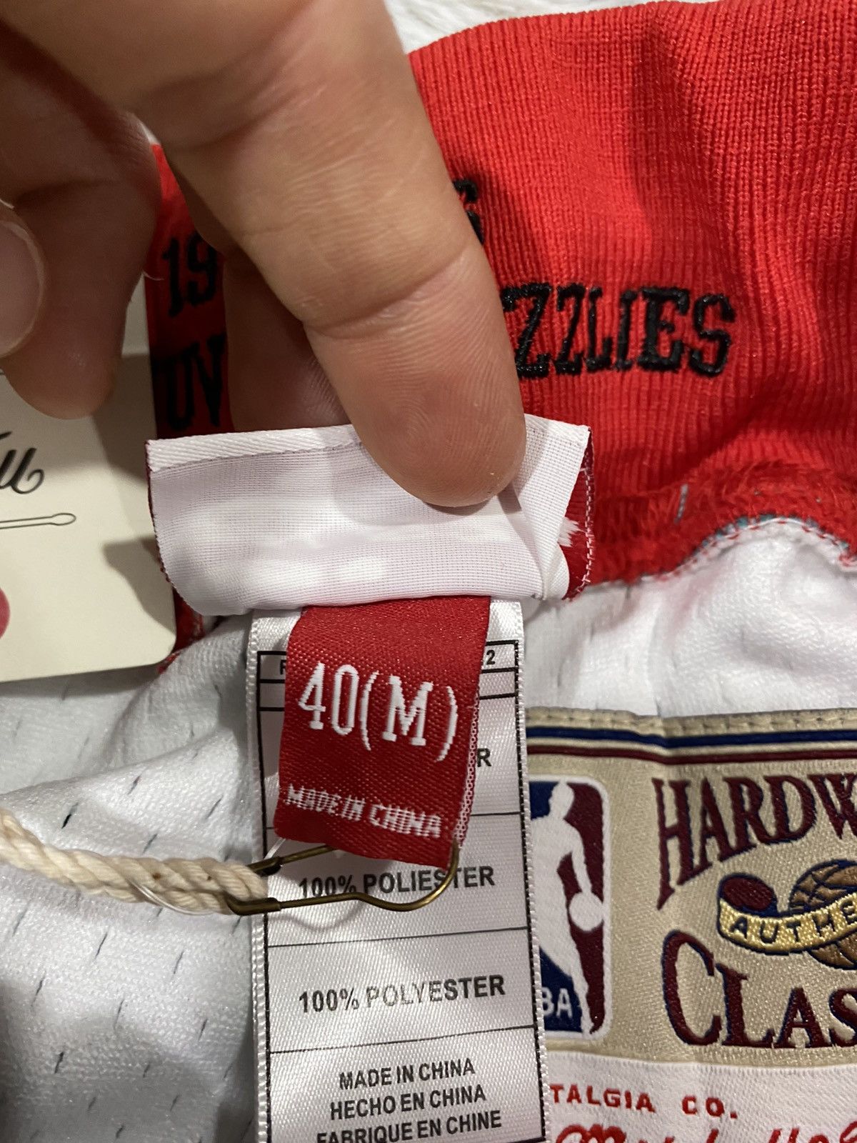 Mitchell & Ness Vancouver Grizzlies 96-96 Hardwood Classics Size US 32 / EU 48 - 4 Thumbnail