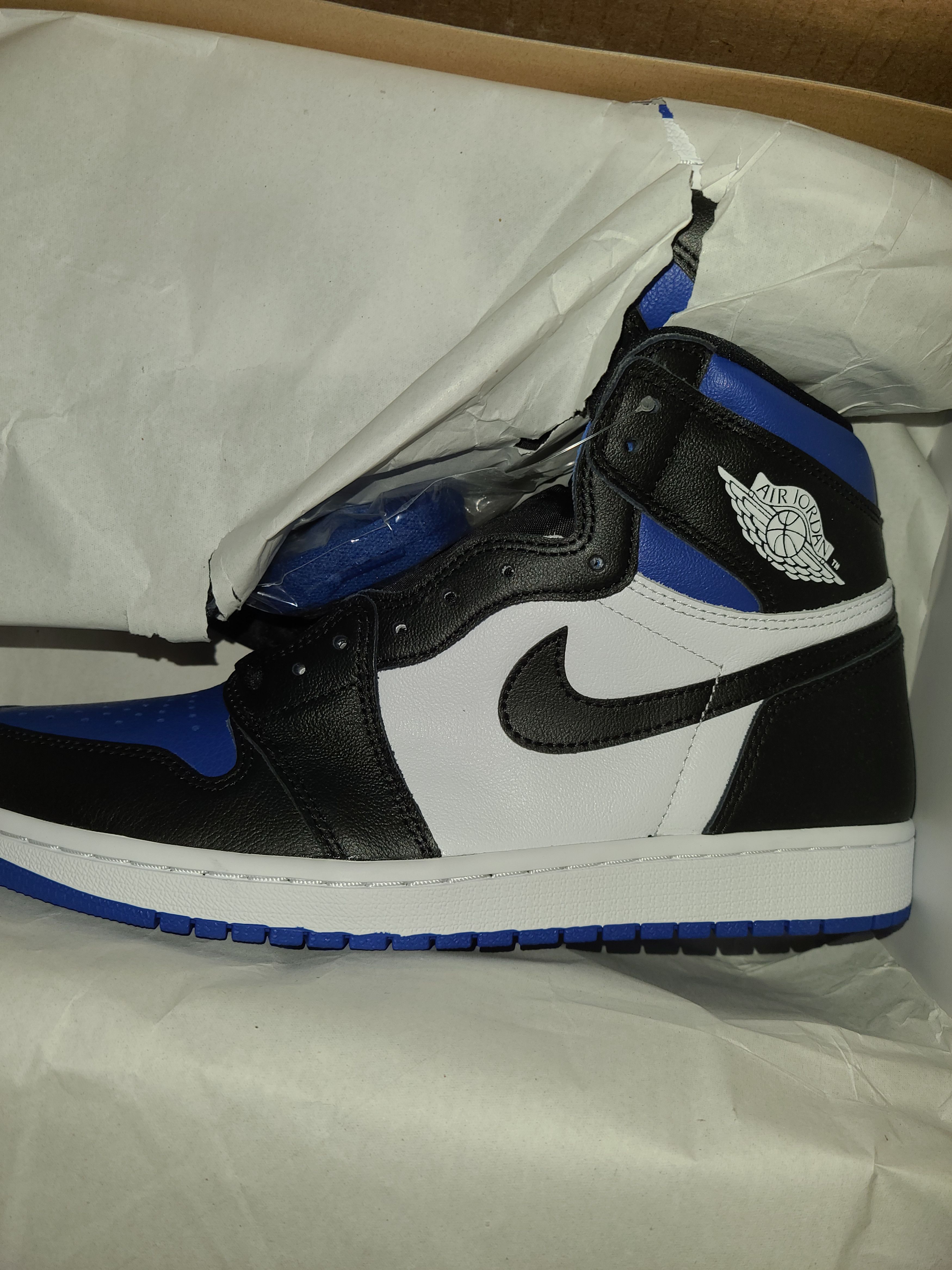Jordan Brand × Nike Jordan 1 Retro High OG Royal Toe Size US 10.5 / EU 43-44 - 4 Thumbnail