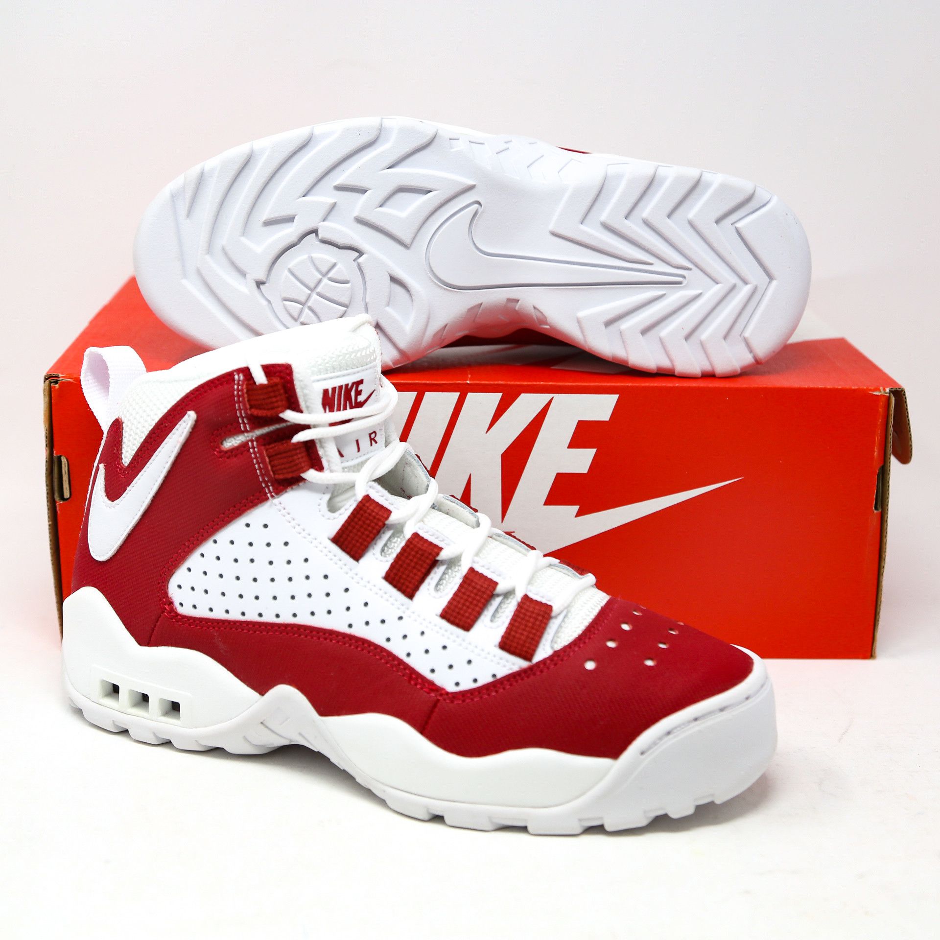 Nike air darwin red and white hotsell