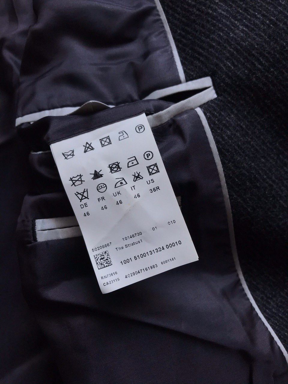 Hugo Boss Hugo boss mans wool grey coat Size US S / EU 44-46 / 1 - 8 Thumbnail