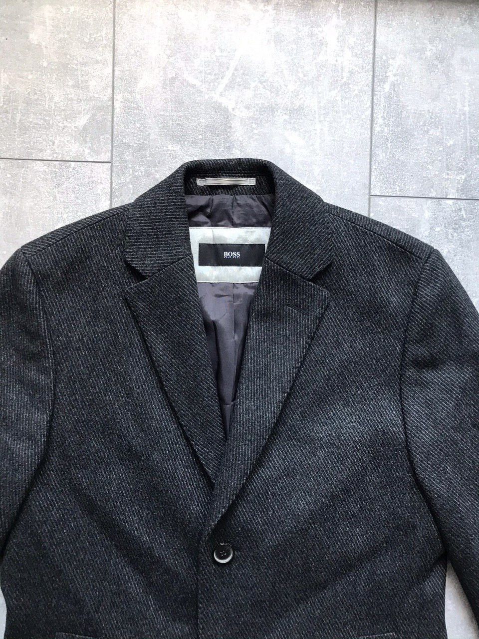 Hugo Boss Hugo boss mans wool grey coat Size US S / EU 44-46 / 1 - 5 Thumbnail