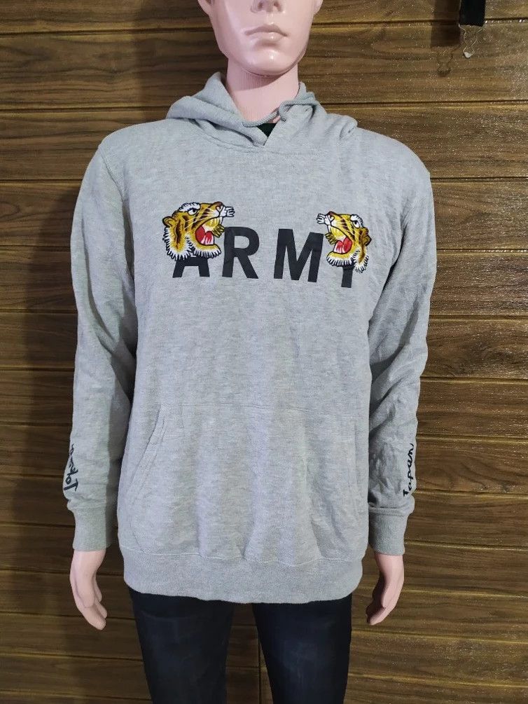 Browny Tokyo Japan Tora Tiger Embroidered Design Hoodie
