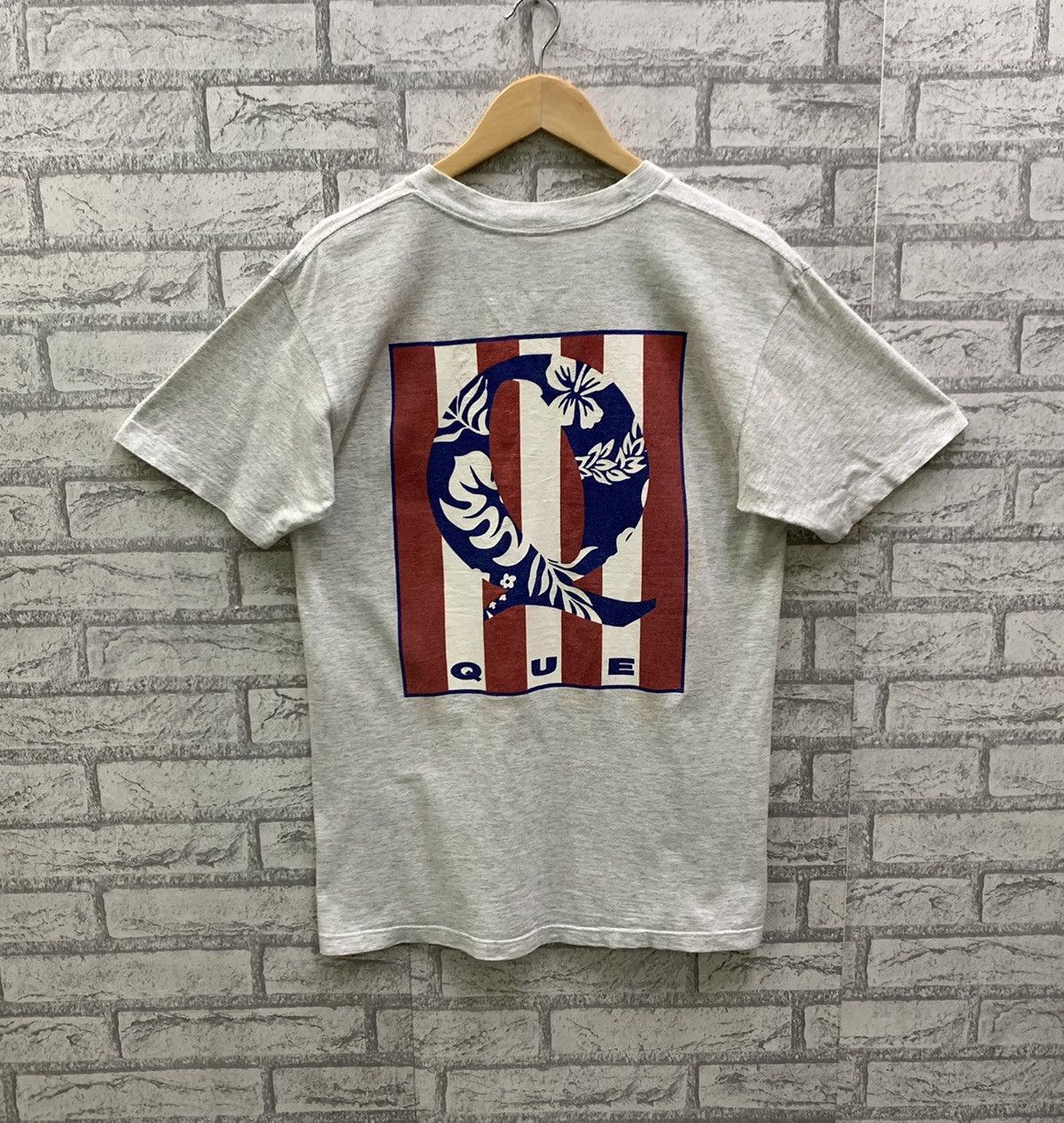 Vintage Vintage 90s QUE Big Print T-shirts Size US M / EU 48-50 / 2 - 2 Thumbnail