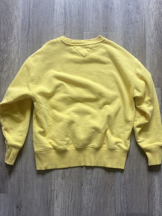 Tommy Hilfiger Tommy Hilfiger crewneck in yellow | Grailed