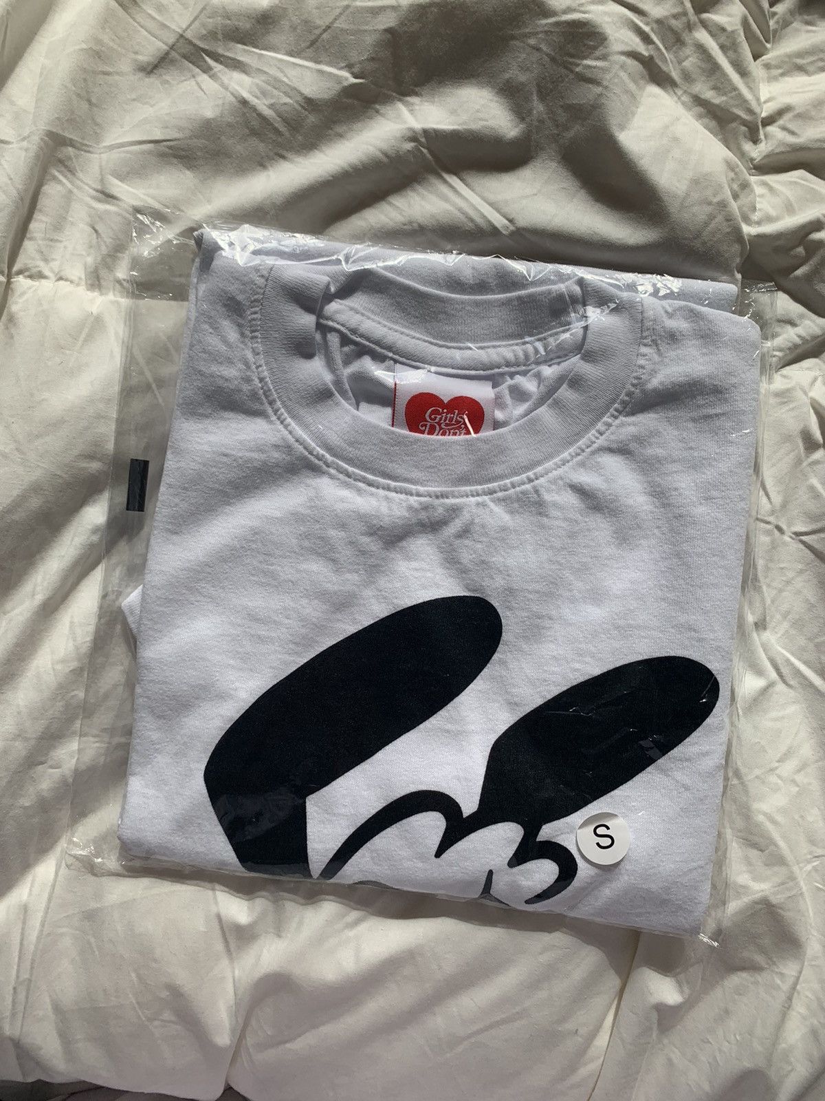 NEW Girls Don't Cry Verdy Stop Racism Tee Size Medium M Vick