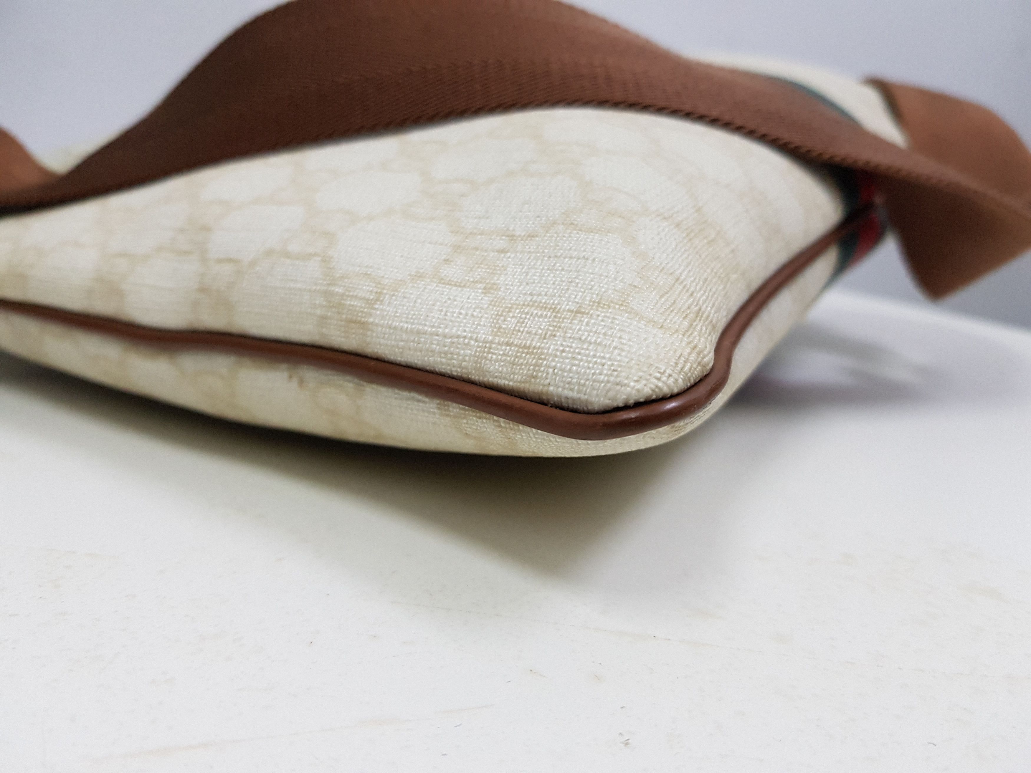 Gucci 🔥Authentic 🔥GUCCI Monogram Sling Bag Size ONE SIZE - 8 Thumbnail