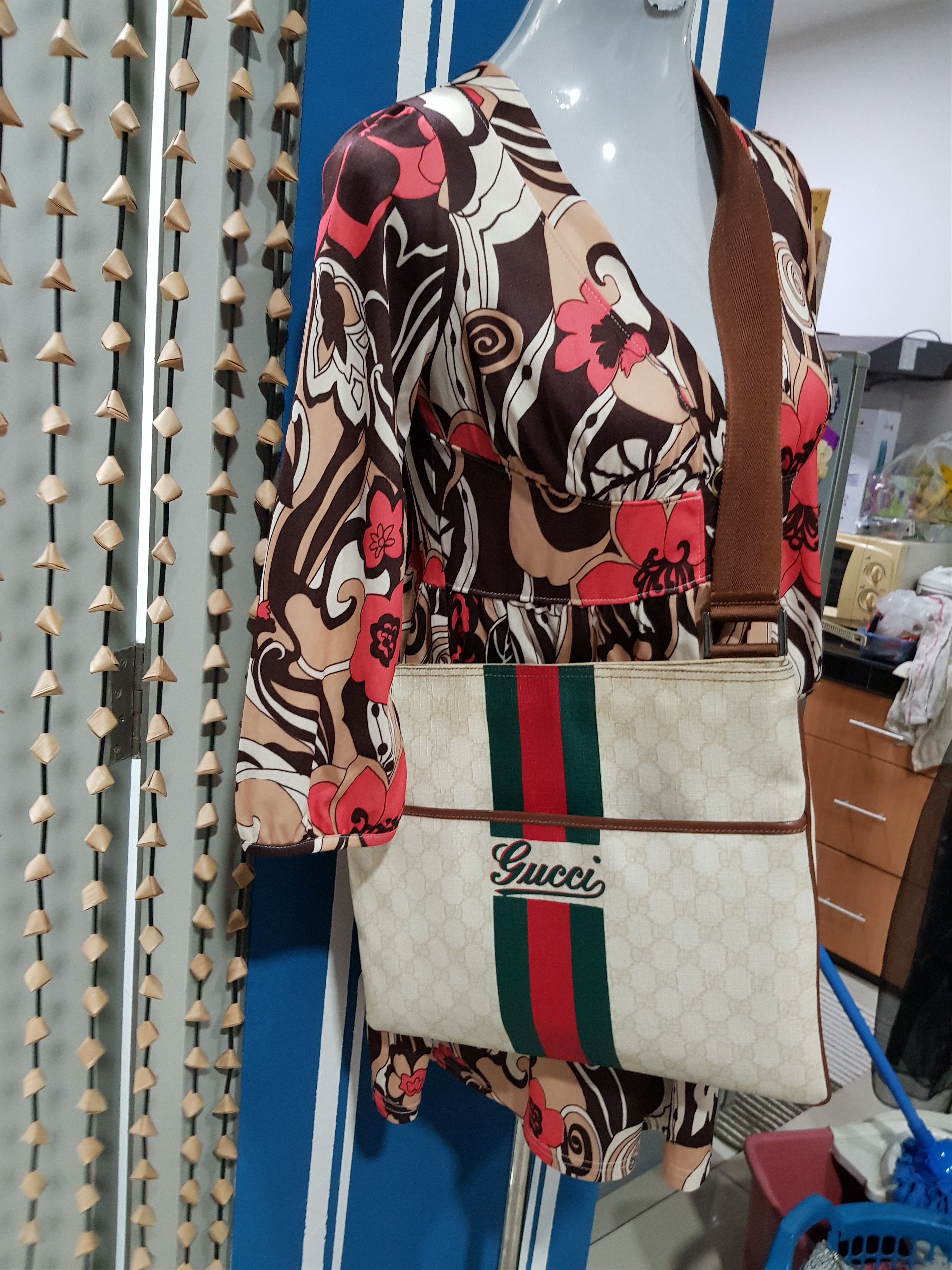 Gucci 🔥Authentic 🔥GUCCI Monogram Sling Bag Size ONE SIZE - 15 Thumbnail