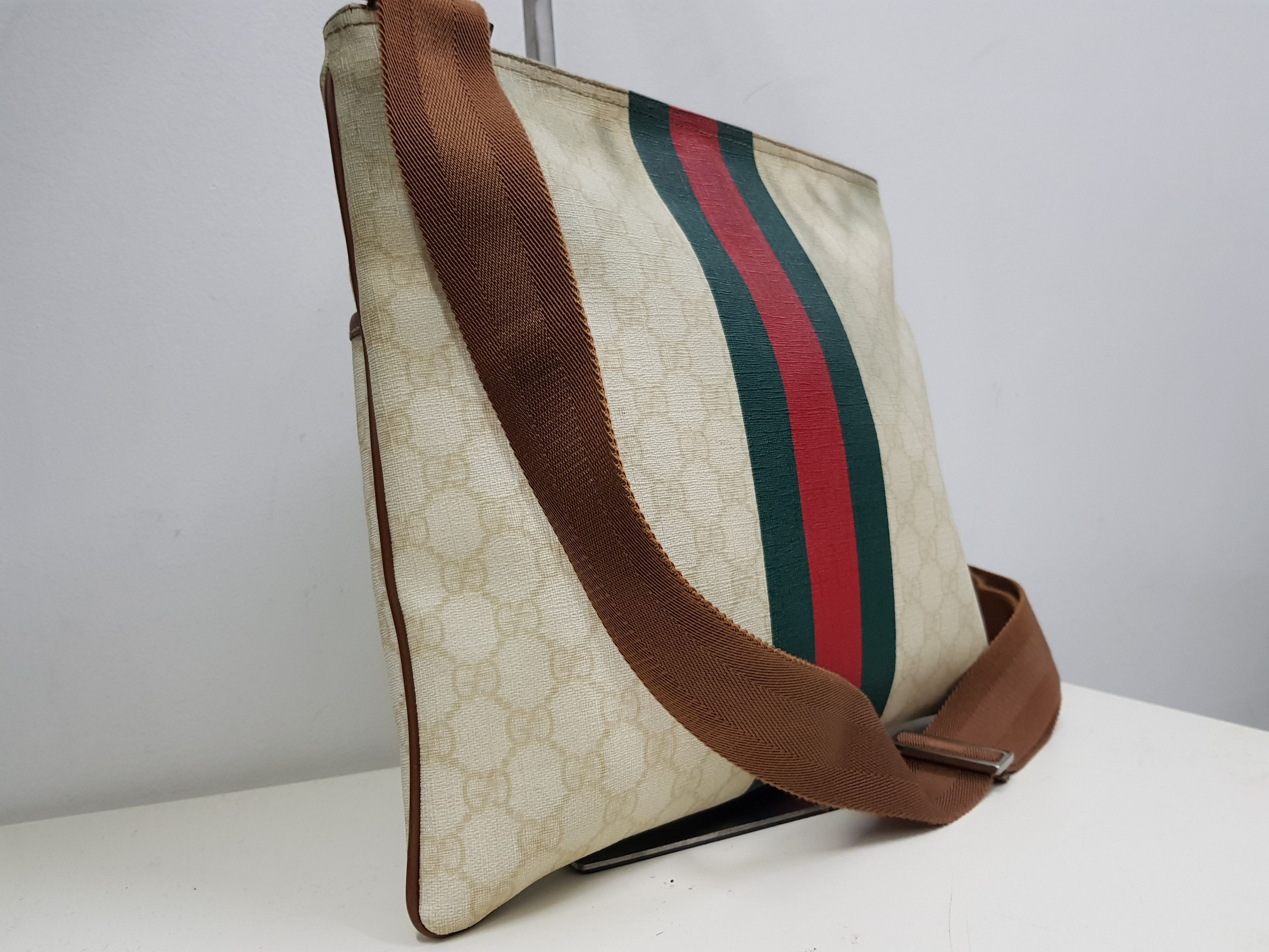 Gucci 🔥Authentic 🔥GUCCI Monogram Sling Bag Size ONE SIZE - 7 Thumbnail