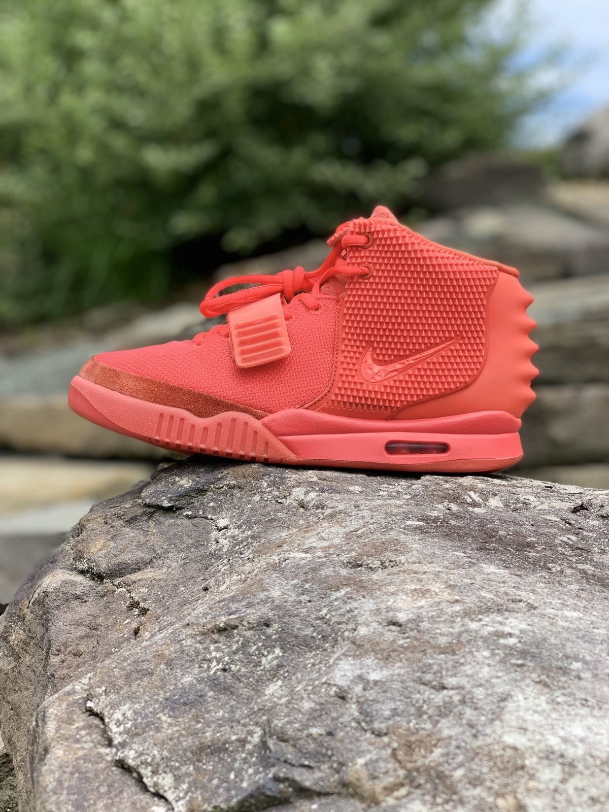 Size 9.5 - Nike Air Yeezy 2 SP Mid Red October