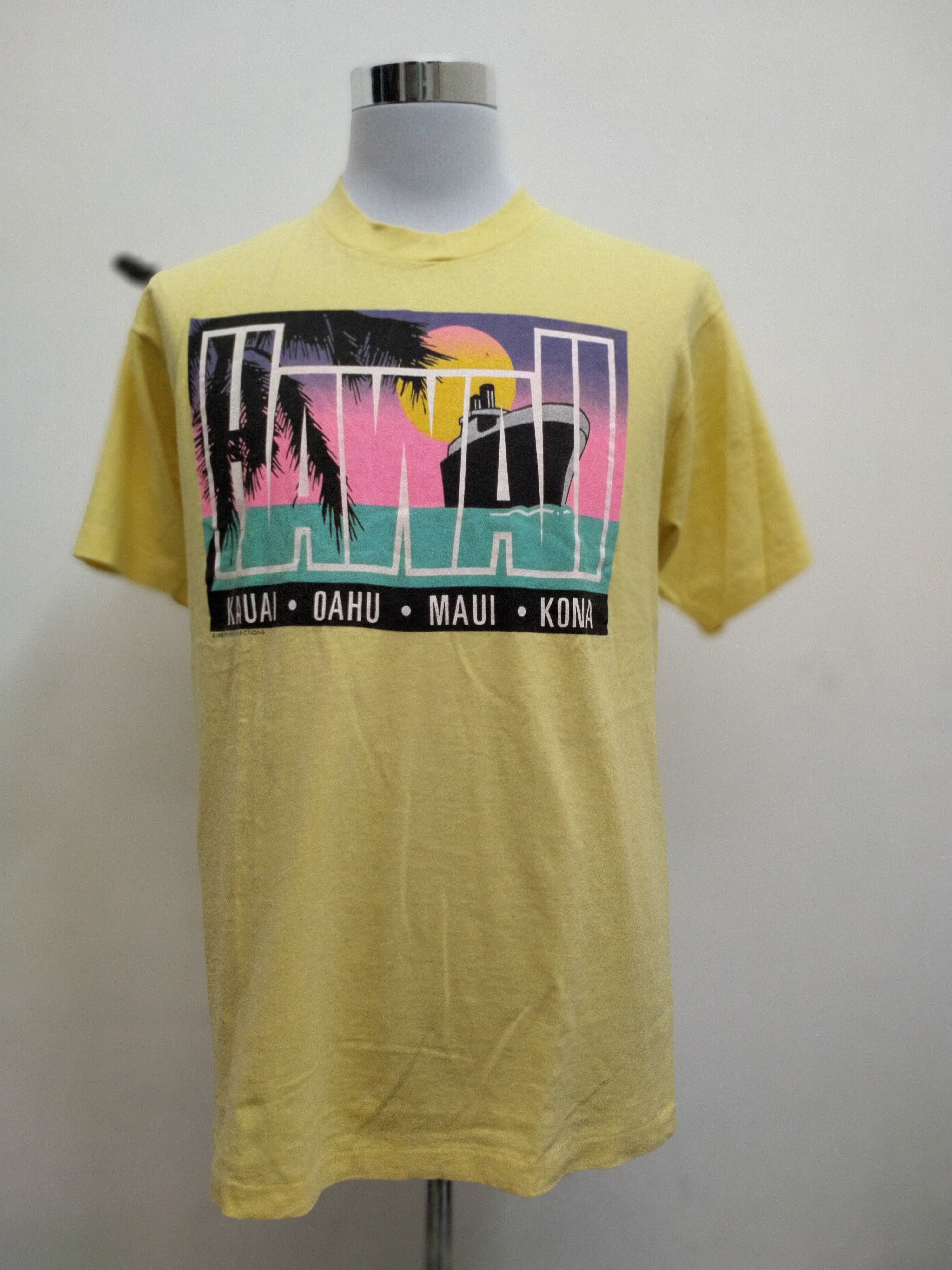 Vintage VINTAGE Fruit of the loom HAWAII TSHIRT Big graphic print | Grailed