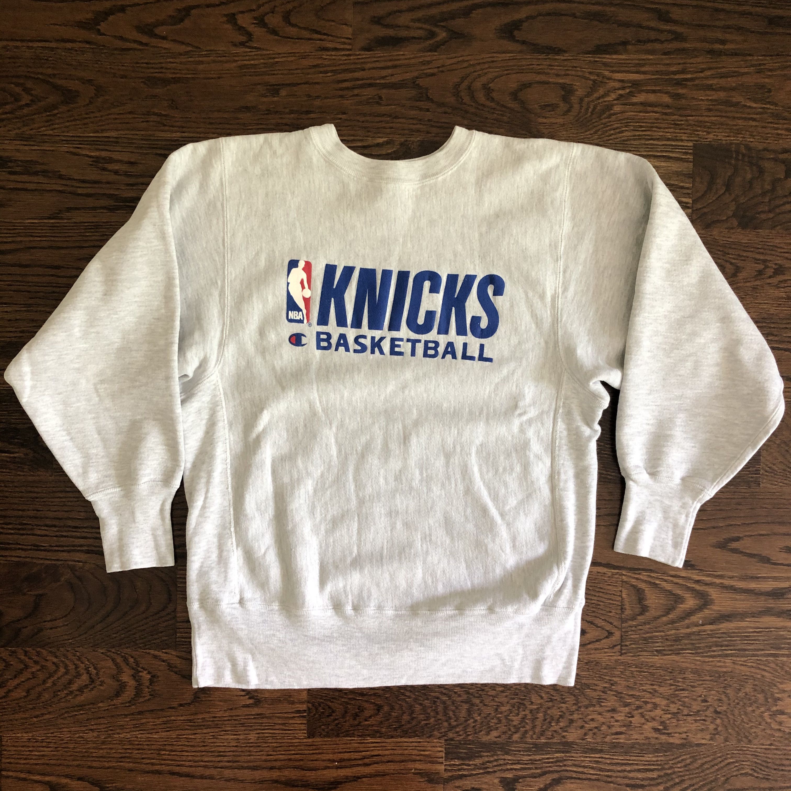 Knicks basketball hotsell sweatshirt champion