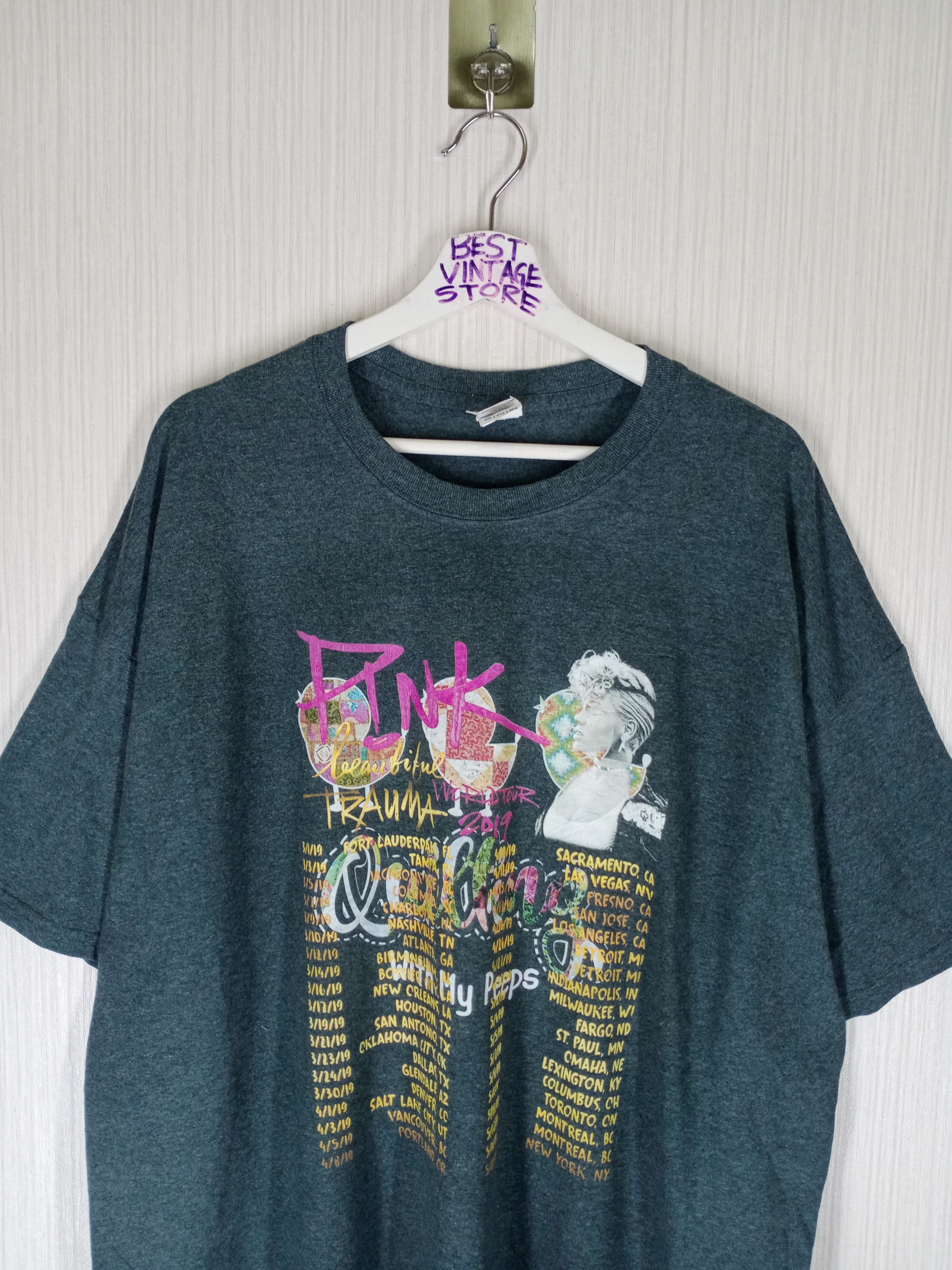 Band Tees × Pink Rare Pink World Tour 2019 Tshirt Size US XXL / EU 58 / 5 - 2 Thumbnail