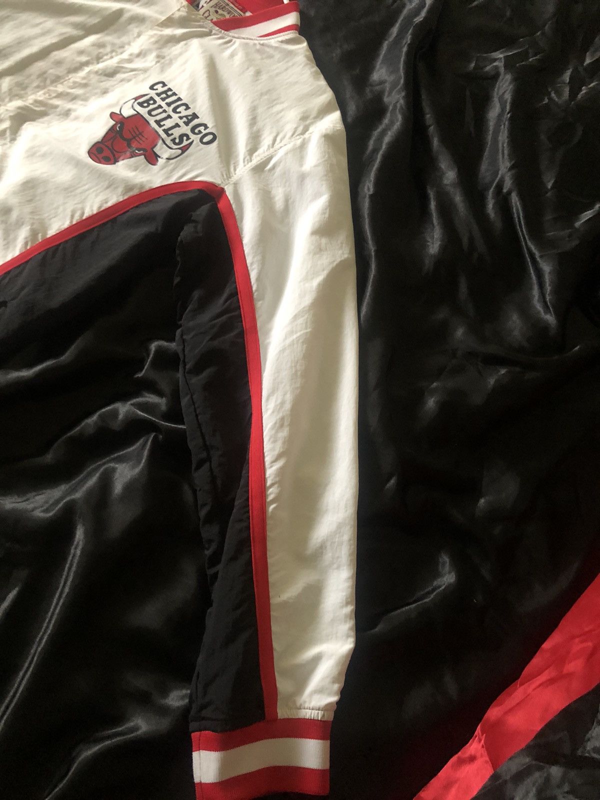 Mitchell & Ness (BNWT) Chicago Bulls Warm Up Jacket Sz. L Size US M / EU 48-50 / 2 - 4 Thumbnail