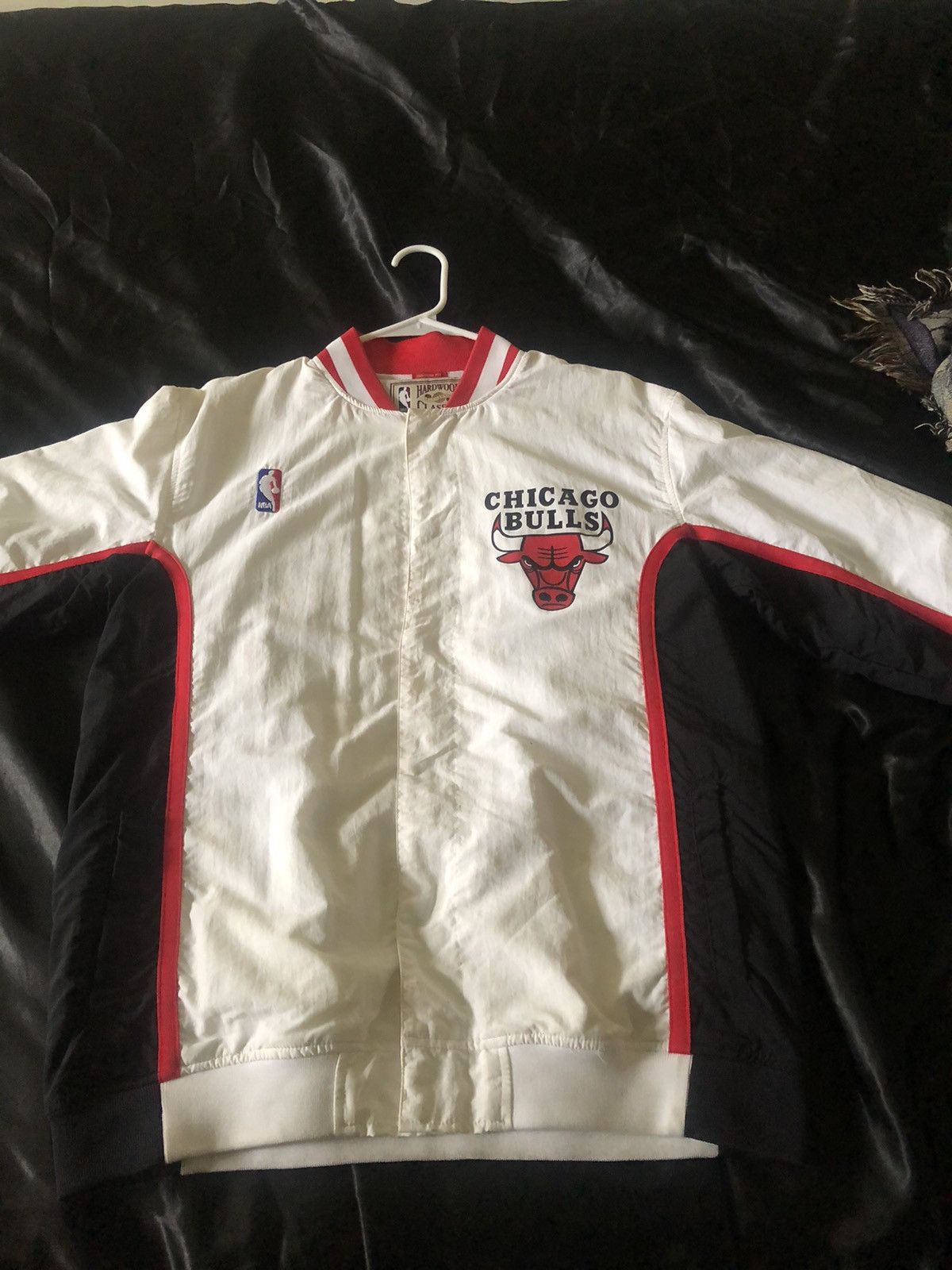 Mitchell & Ness (BNWT) Chicago Bulls Warm Up Jacket Sz. L Size US M / EU 48-50 / 2 - 1 Thumbnail