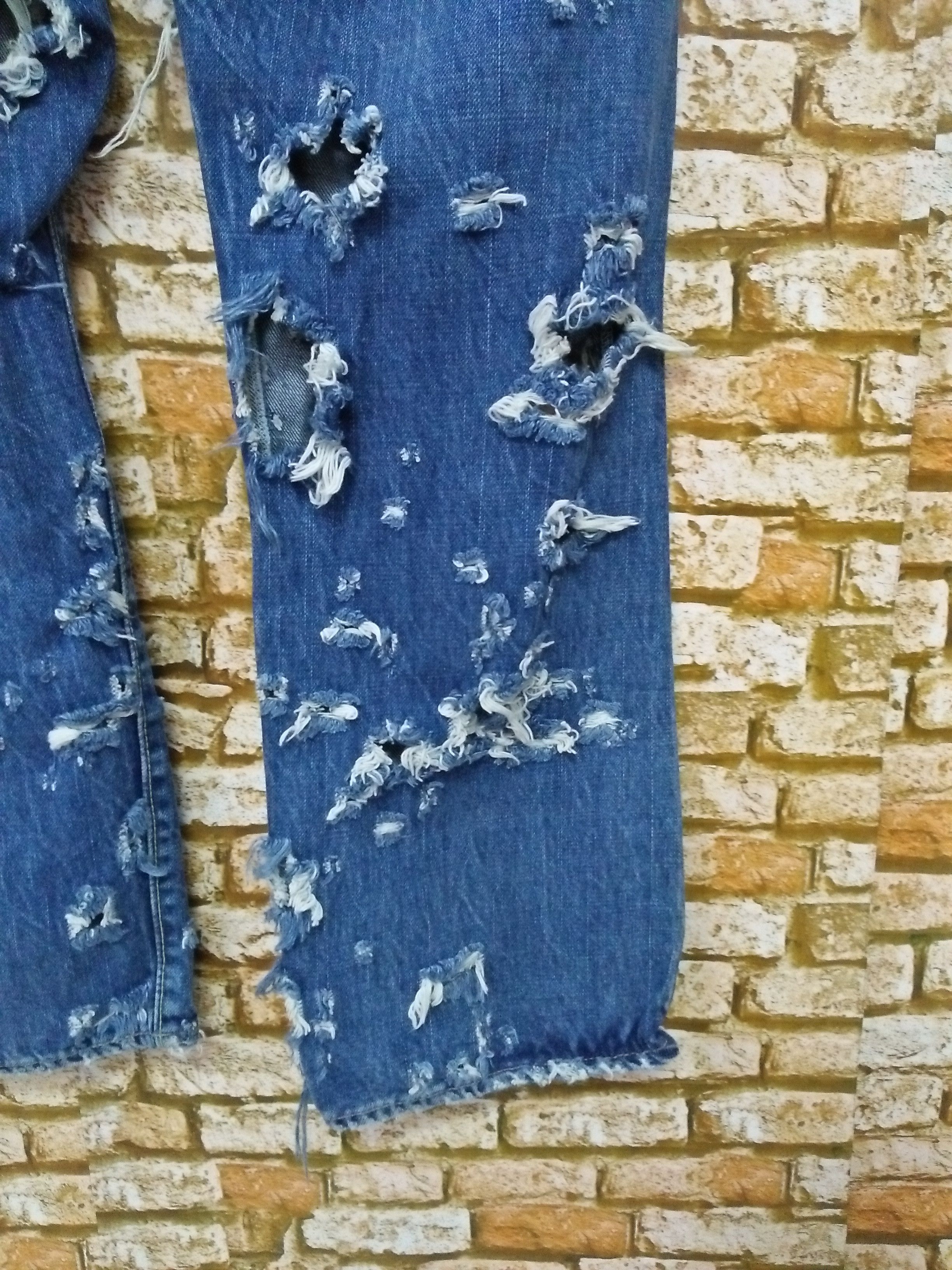 Japanese Brand RNA TRANSFORM & NEW JAPAN HEAVY DISTRESSED DESTROYED (A861) Size US 32 / EU 48 - 8 Thumbnail