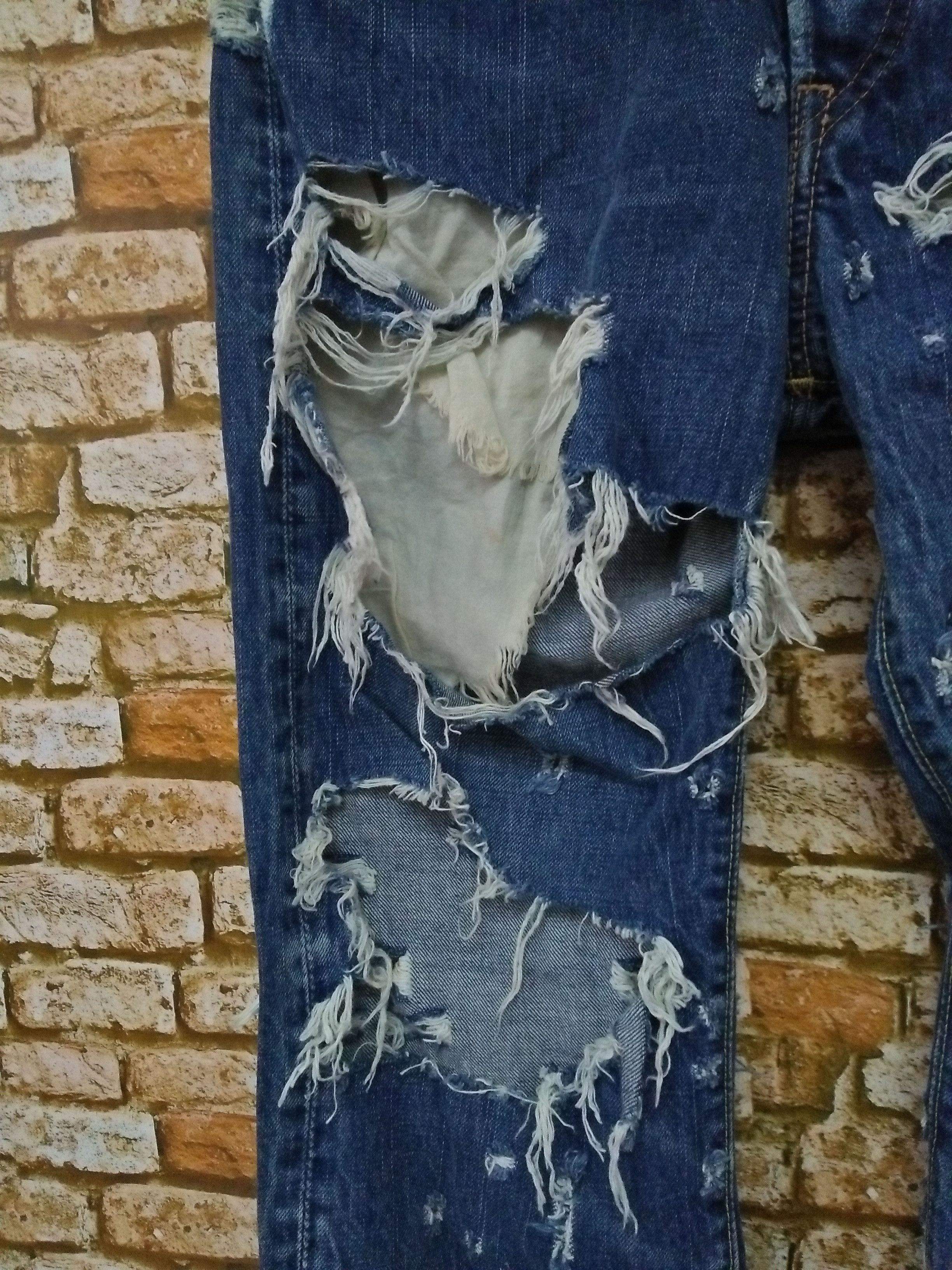 Japanese Brand RNA TRANSFORM & NEW JAPAN HEAVY DISTRESSED DESTROYED (A861) Size US 32 / EU 48 - 3 Thumbnail