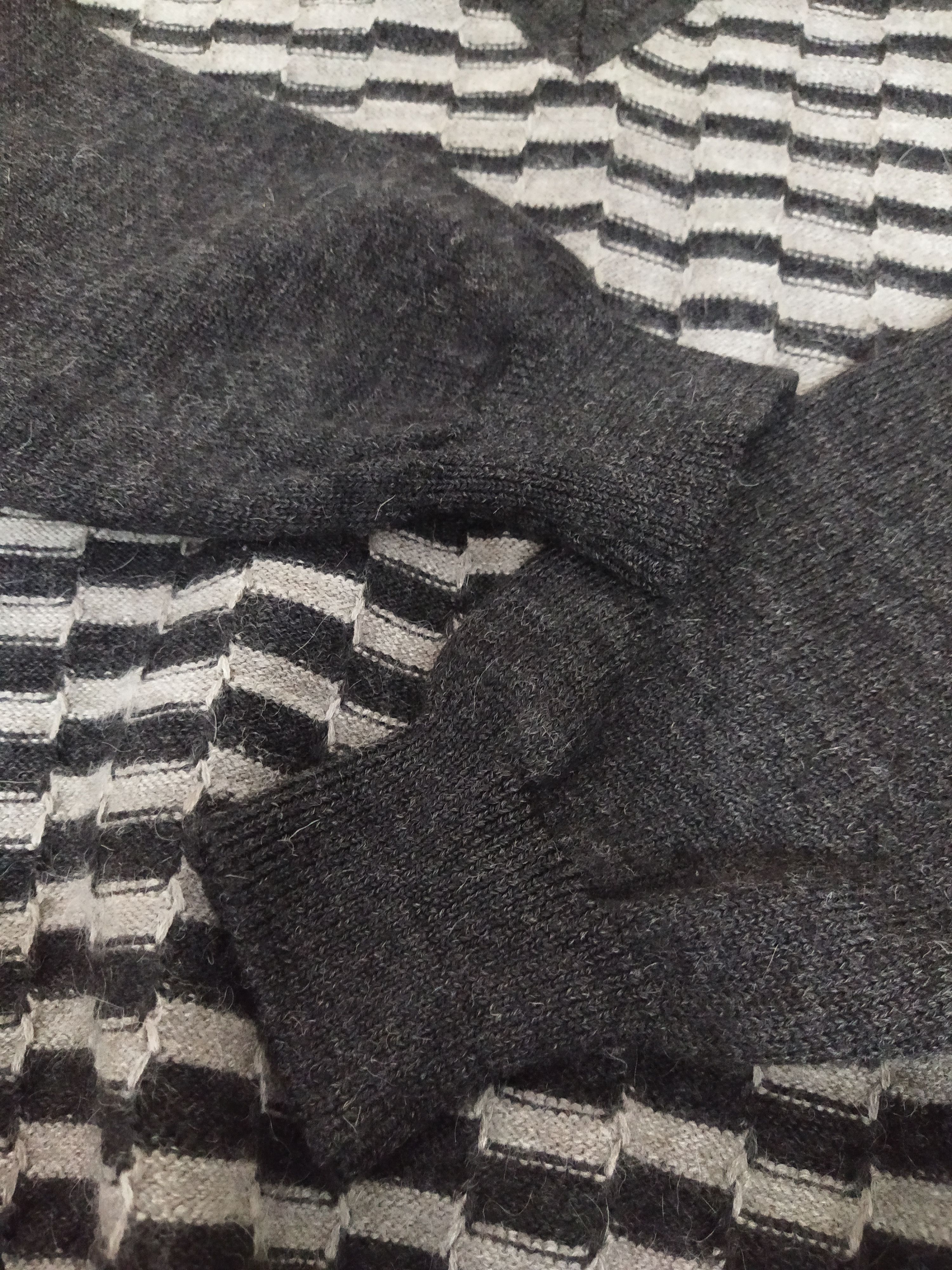 Yves Saint Laurent YVES SAINT LAURENT YSL KNITWEAR SWEATER STRIPE (B451) Size US M / EU 48-50 / 2 - 5 Thumbnail