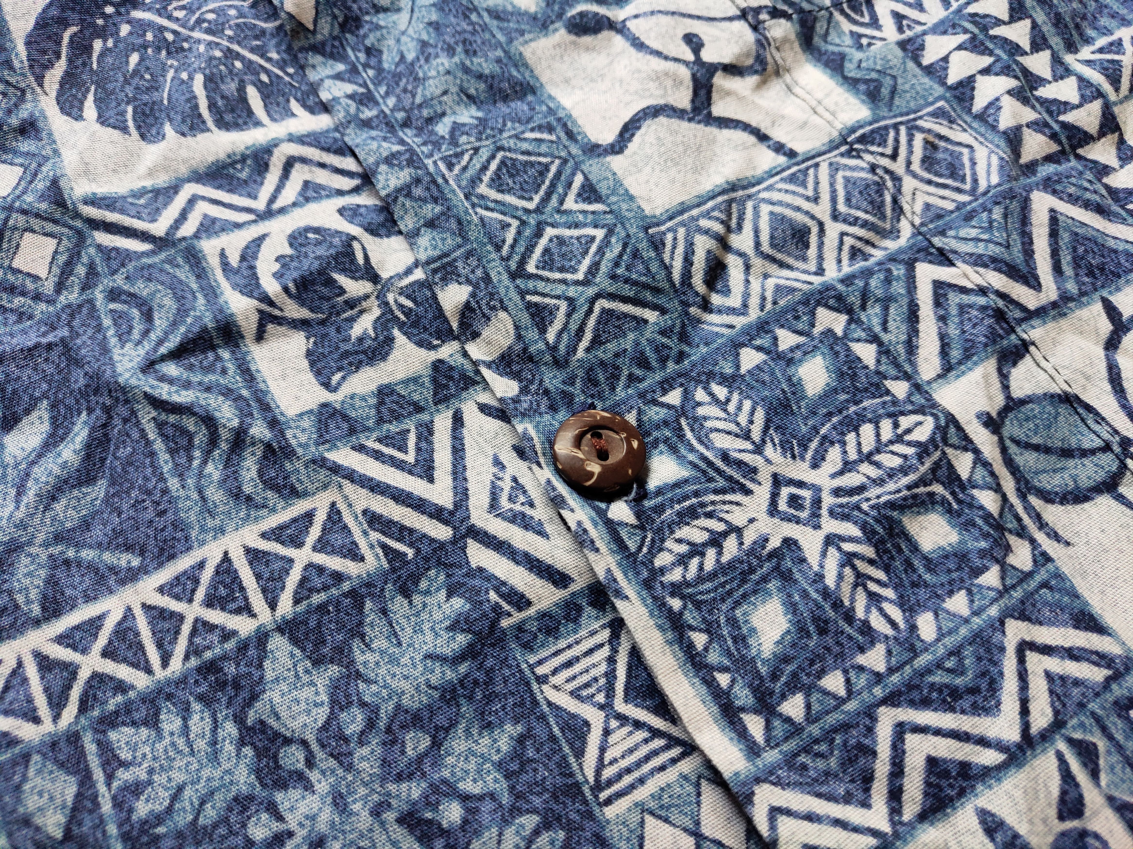 Vintage Vintage ROYAL HAWAIIAN CREATIONS TAPA MEN'S ALOHA SHIRT Size US XL / EU 56 / 4 - 11 Thumbnail