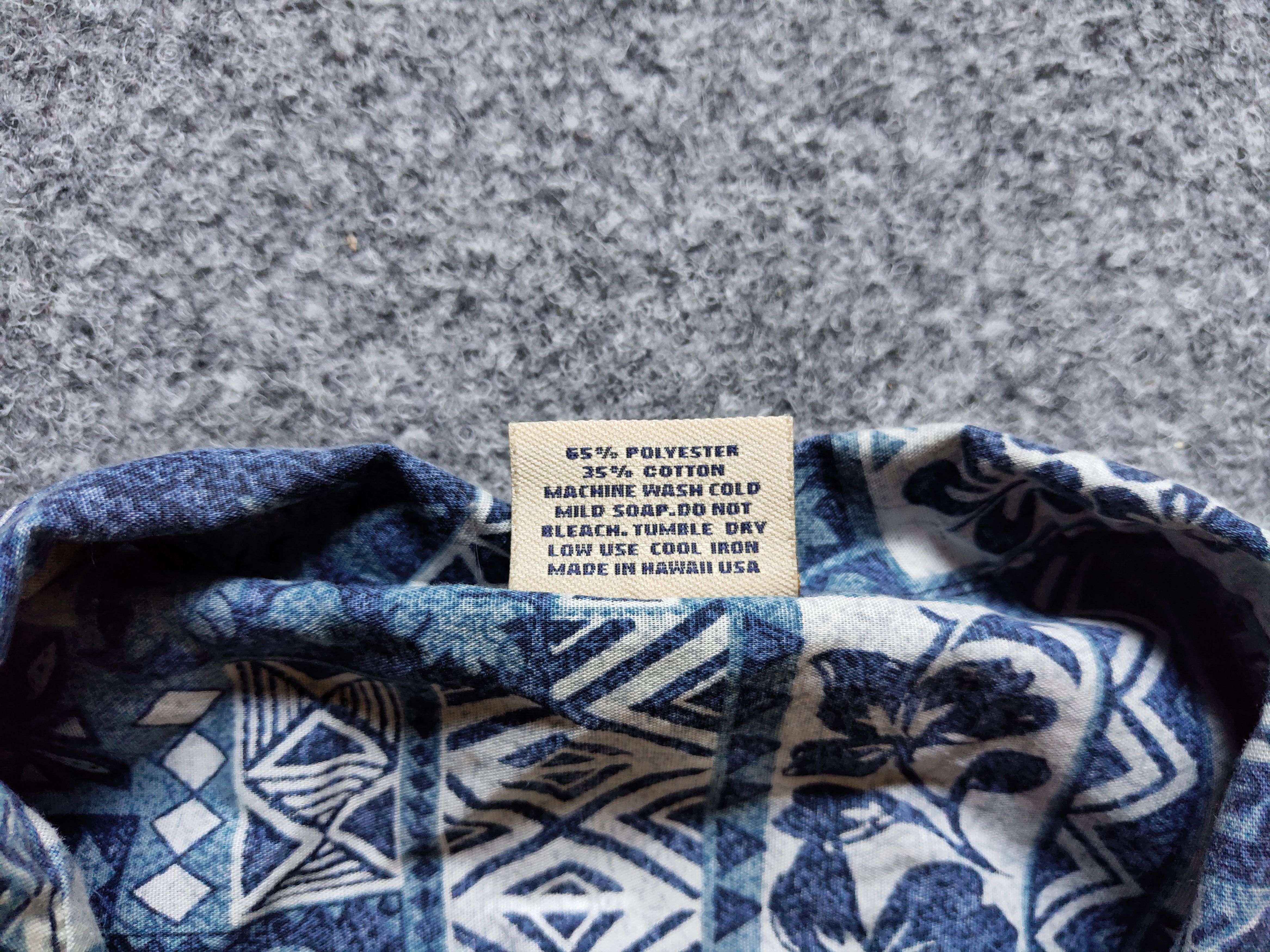 Vintage Vintage ROYAL HAWAIIAN CREATIONS TAPA MEN'S ALOHA SHIRT Size US XL / EU 56 / 4 - 13 Thumbnail
