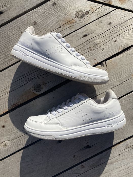 White g store unit sneakers