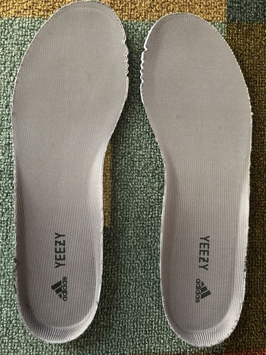 Yeezy hot sale 700 insole