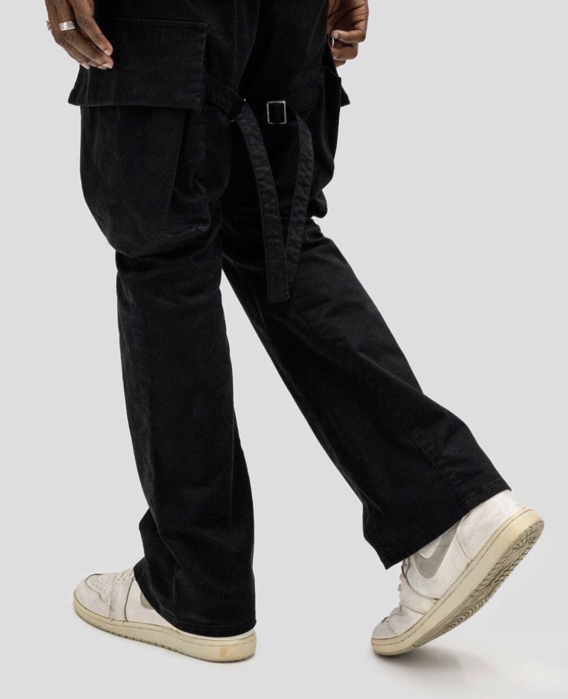 Japanese Brand Vuja de authentic bandage cargo pants 2019 Size US 28 / EU 44 - 1 Thumbnail