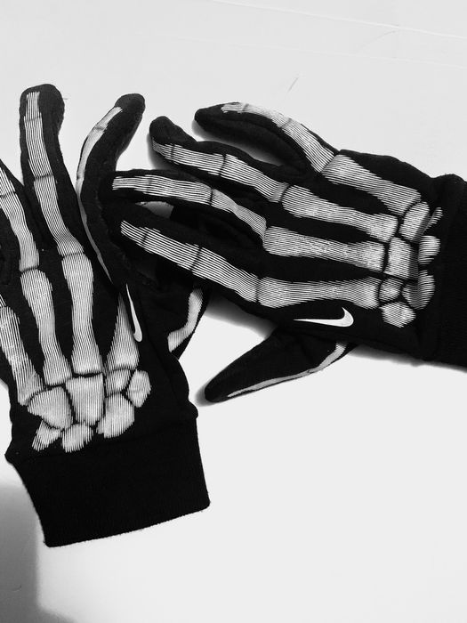 Nike skeleton sphere hot sale running gloves black