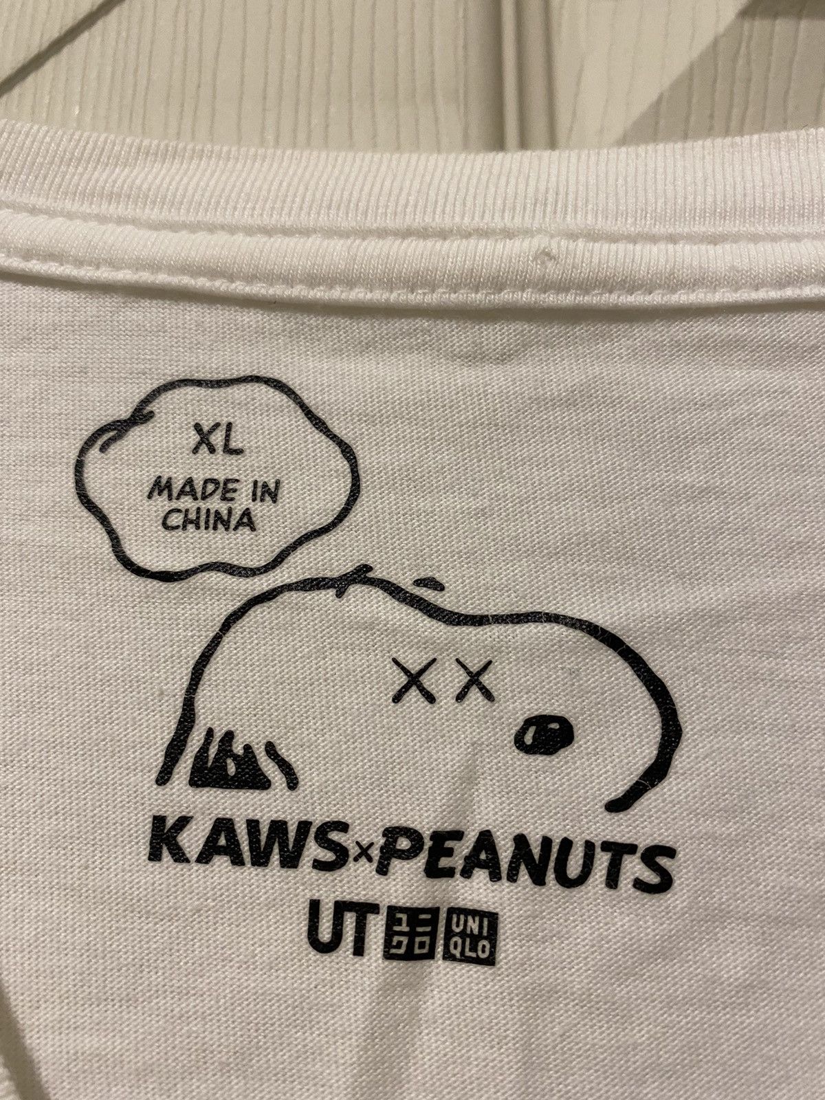 Kaws × Peanuts Kaws Uniqlo Peanuts Joe Kaws Doghouse Tee White Size US XL / EU 56 / 4 - 2 Thumbnail