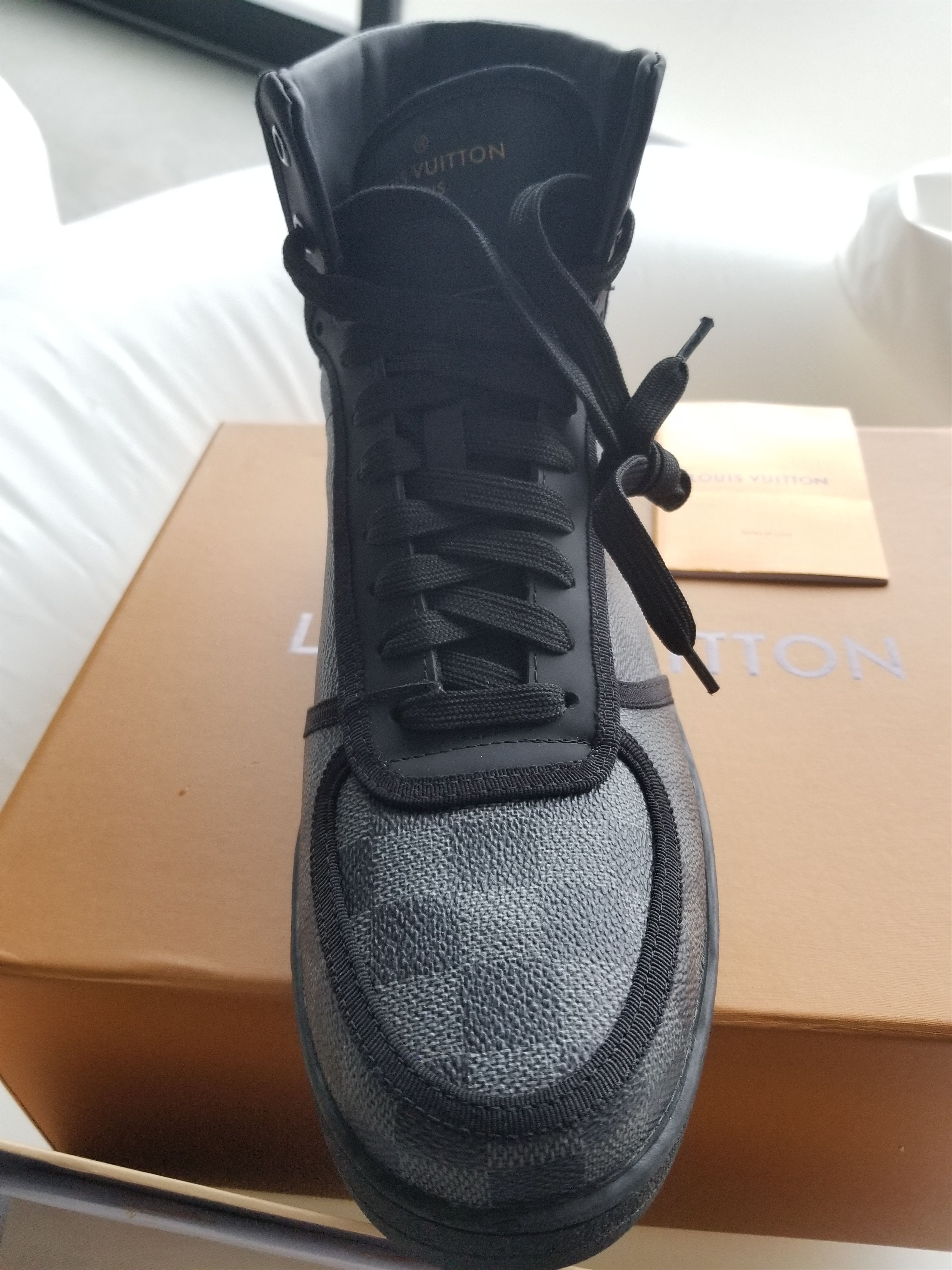 Louis Vuitton Louis Vuitton Rivoli Sneaker / Damier Graphite