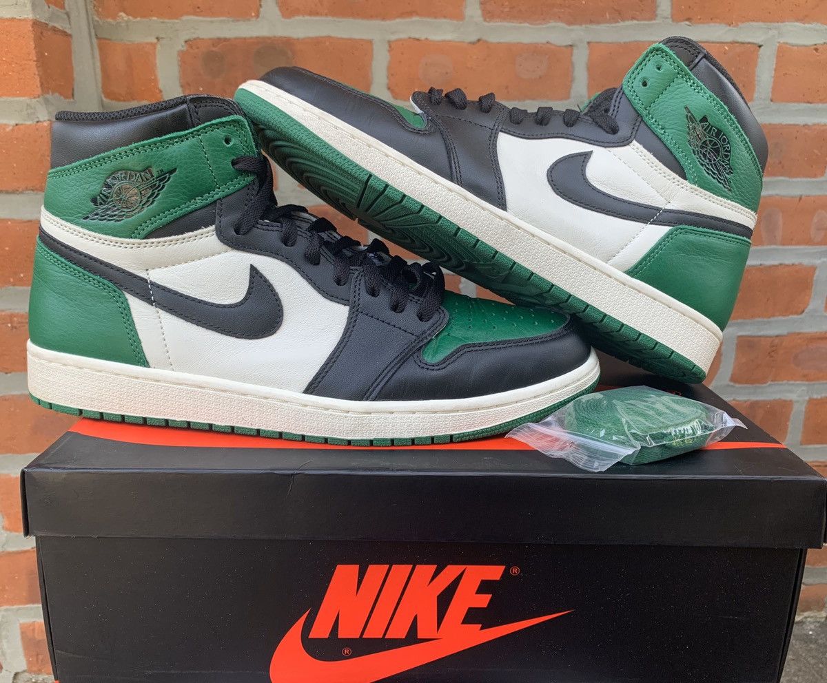 Maglietta New Black SICK KICKS &ndash; RTP, Ispirata A J1 Retro High OG Pine Green, Nera