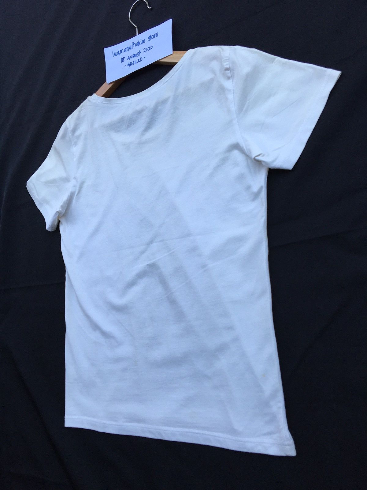 Barbara Kruger Barbara Kruger ‘Who is healed? Who is housed’ White Print T Size US S / EU 44-46 / 1 - 14 Thumbnail