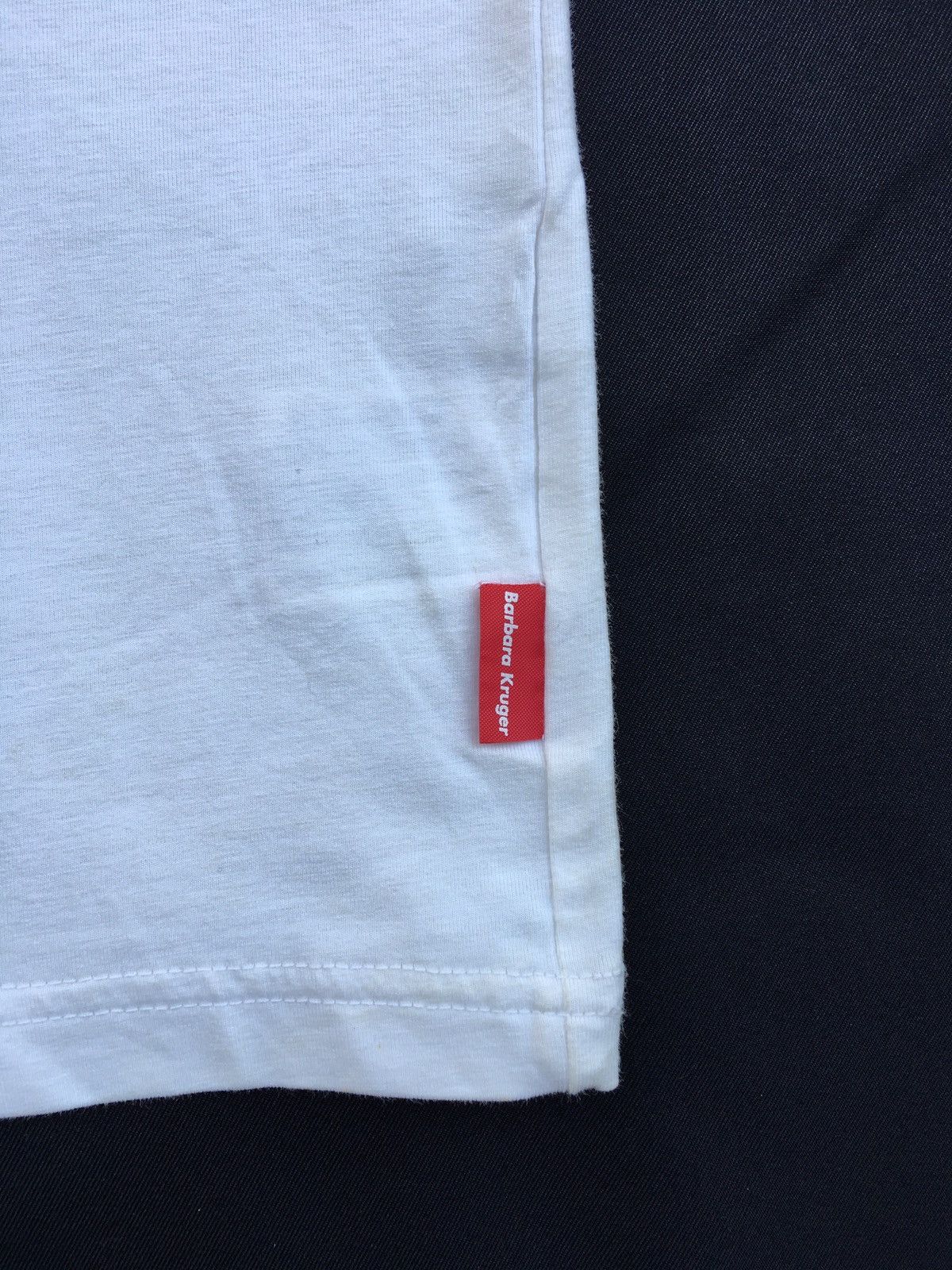 Barbara Kruger Barbara Kruger ‘Who is healed? Who is housed’ White Print T Size US S / EU 44-46 / 1 - 8 Thumbnail