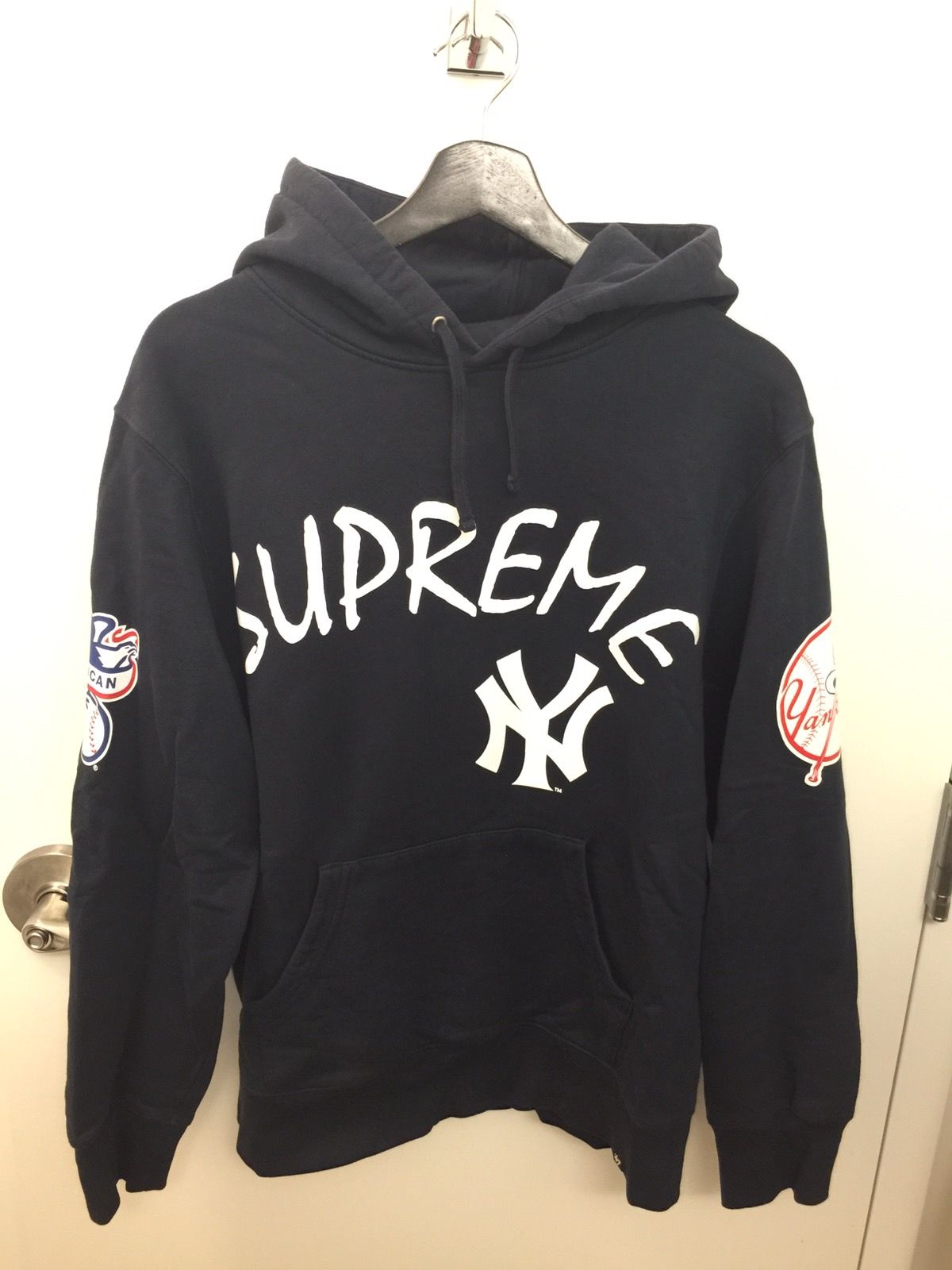 Supreme Supreme x NY Yankees Hoodie in Navy Size US M / EU 48-50 / 2 - 1 Preview