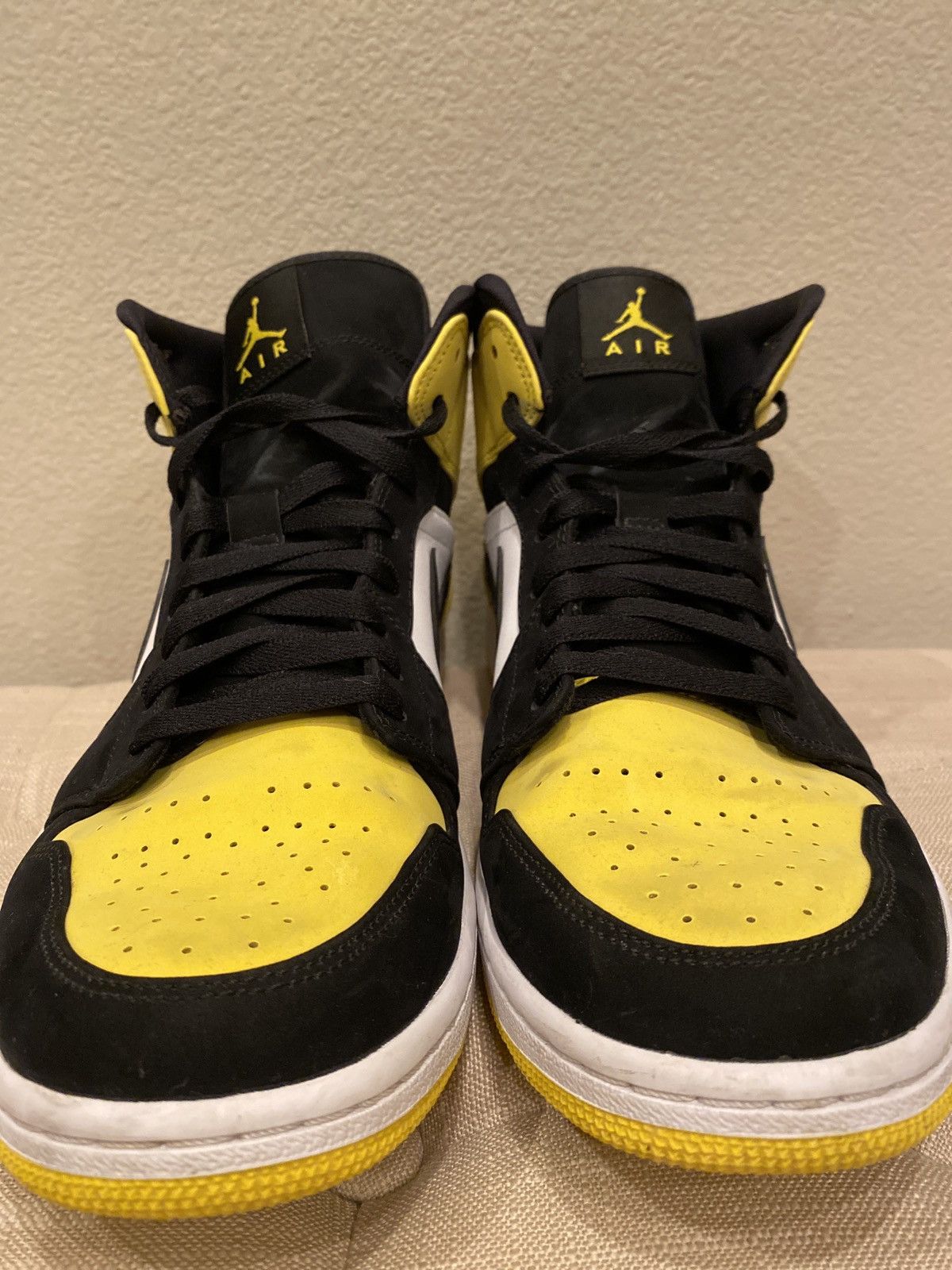 Nike Air Jordan 1 Mid SE Yellow Toe Grailed