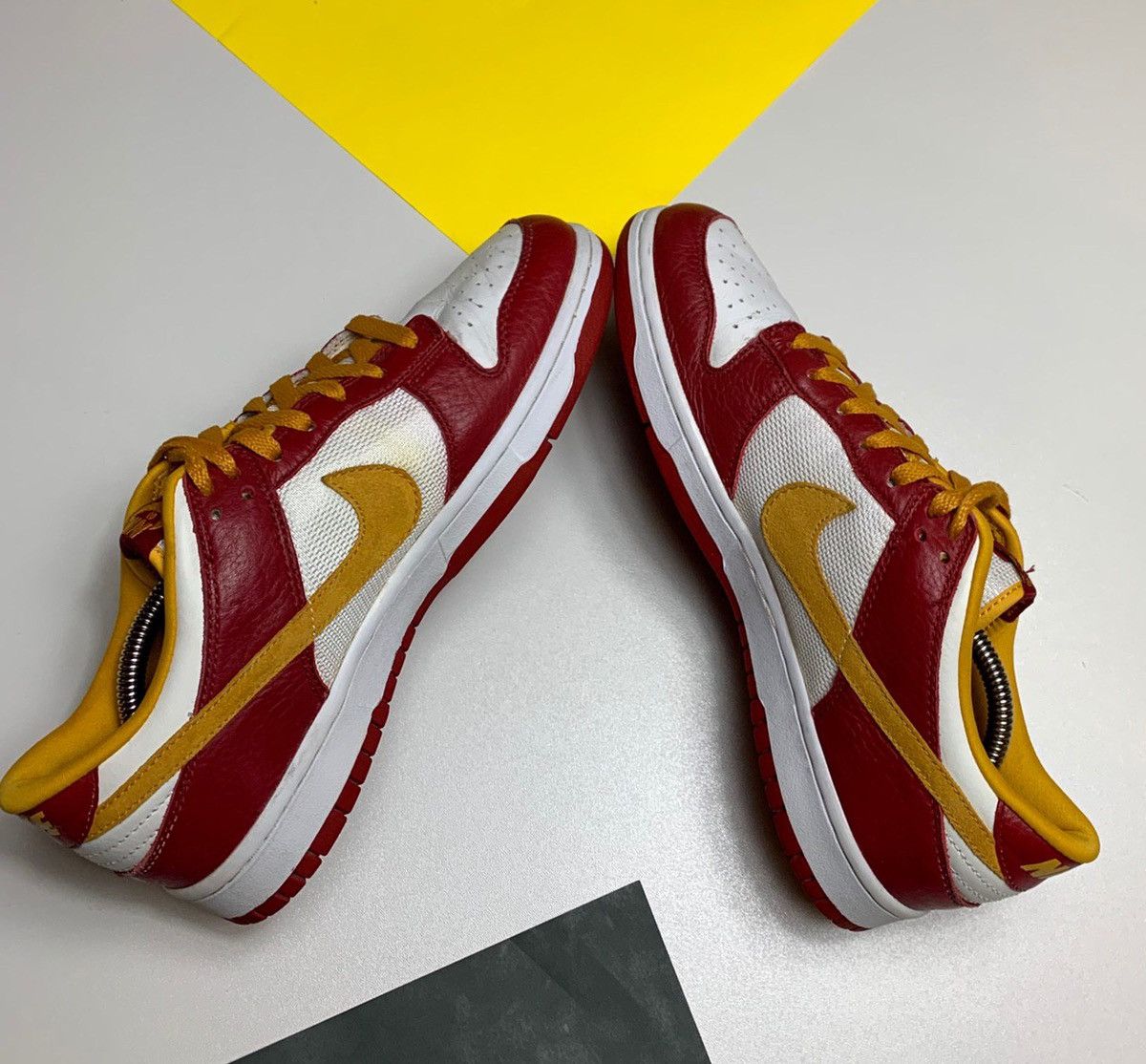 Dunk Low White Gold Leaf-Deep Red 