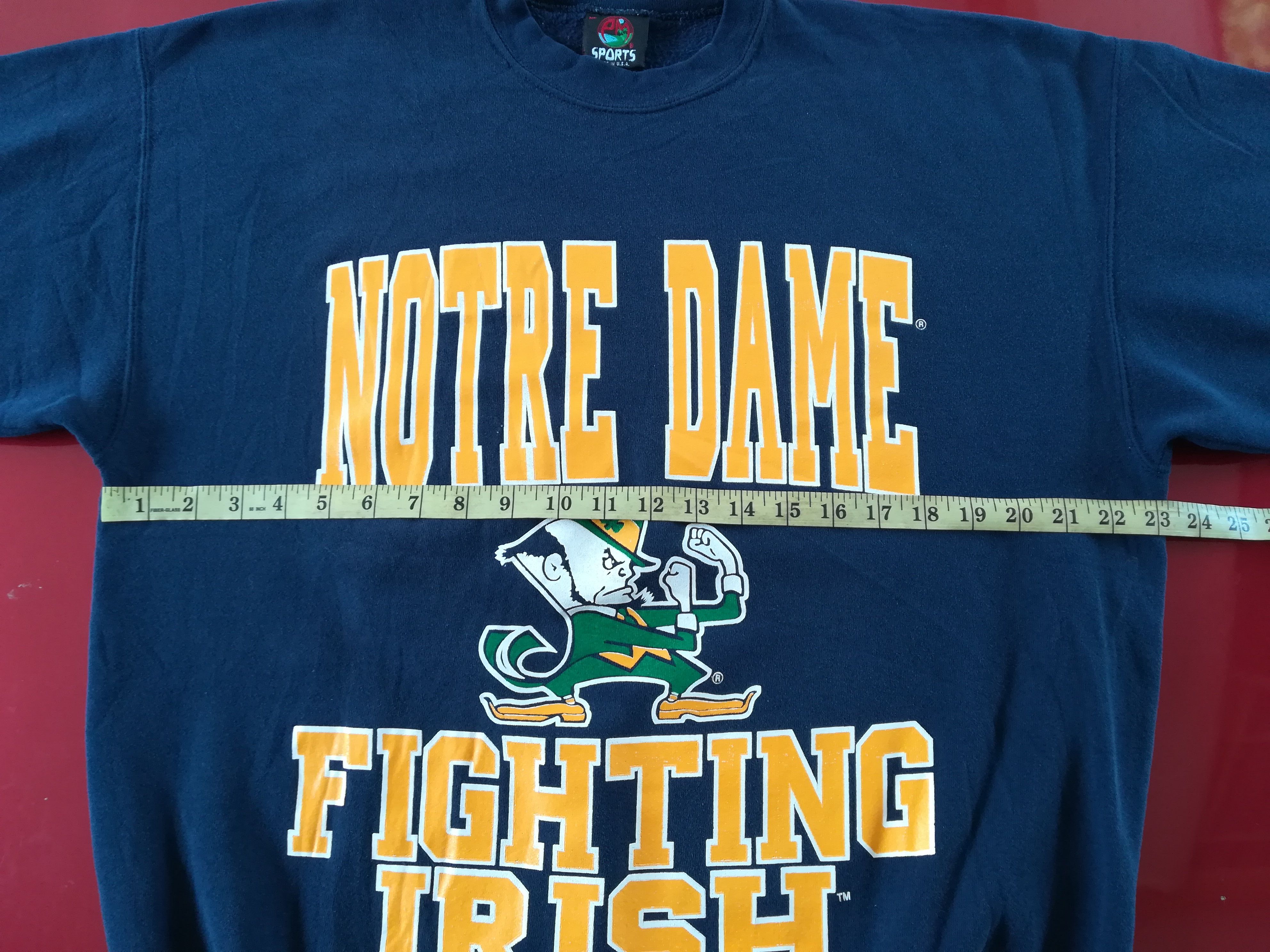 NCAA × Vintage Vintage Made in USA Notre Dame Fighting Irish Sweatshirt Size US XL / EU 56 / 4 - 4 Thumbnail