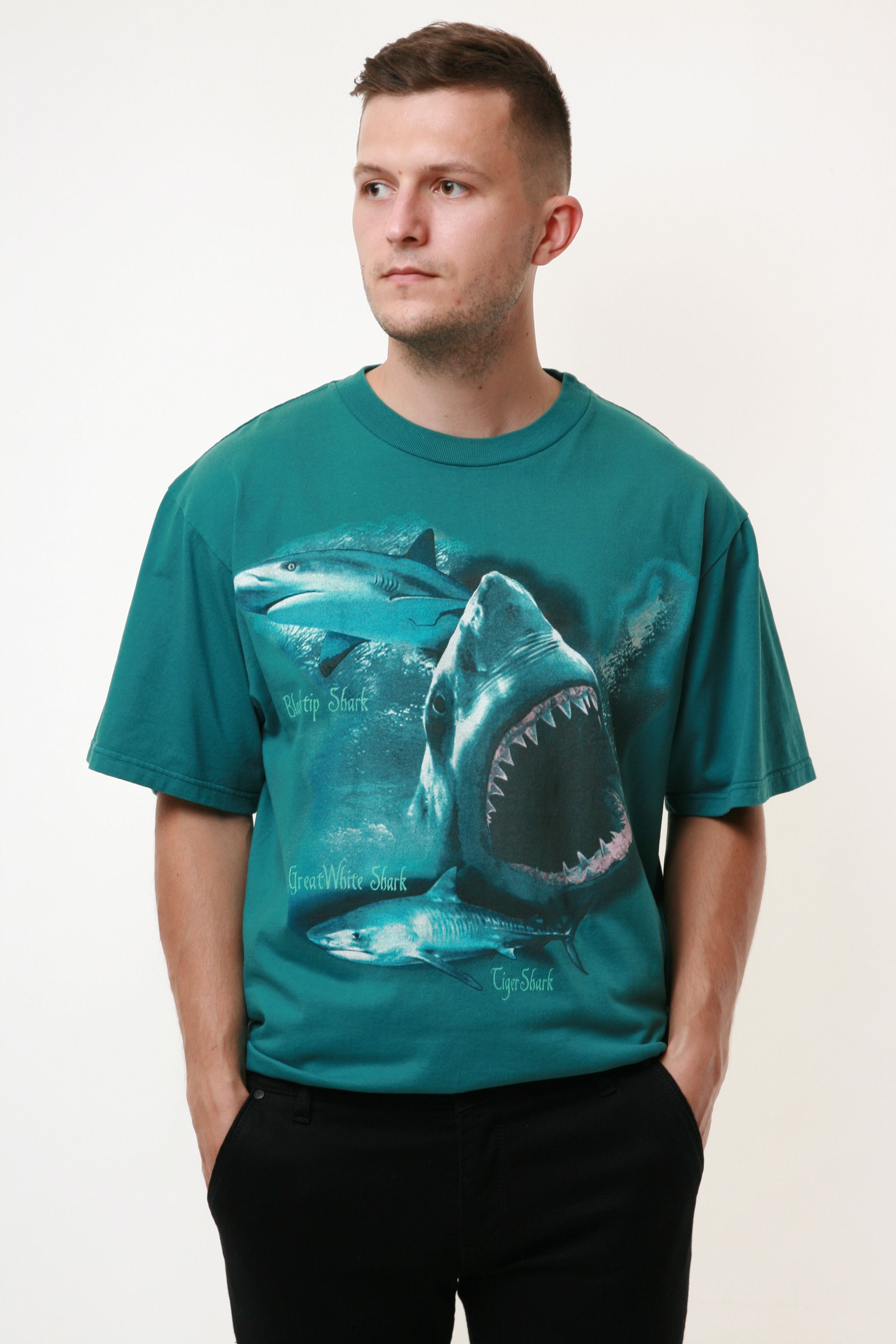 HARLEQUIN 90s Vintage Graphic Print SHARKS T-shirt 17463