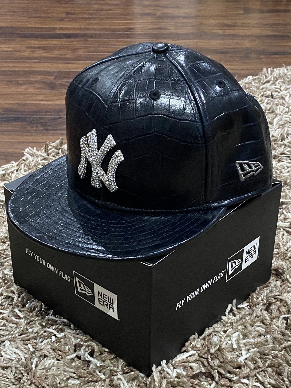 New Era New York Yankees Red Snapback hat Swarovski Crystal Rhinestone  Symbol