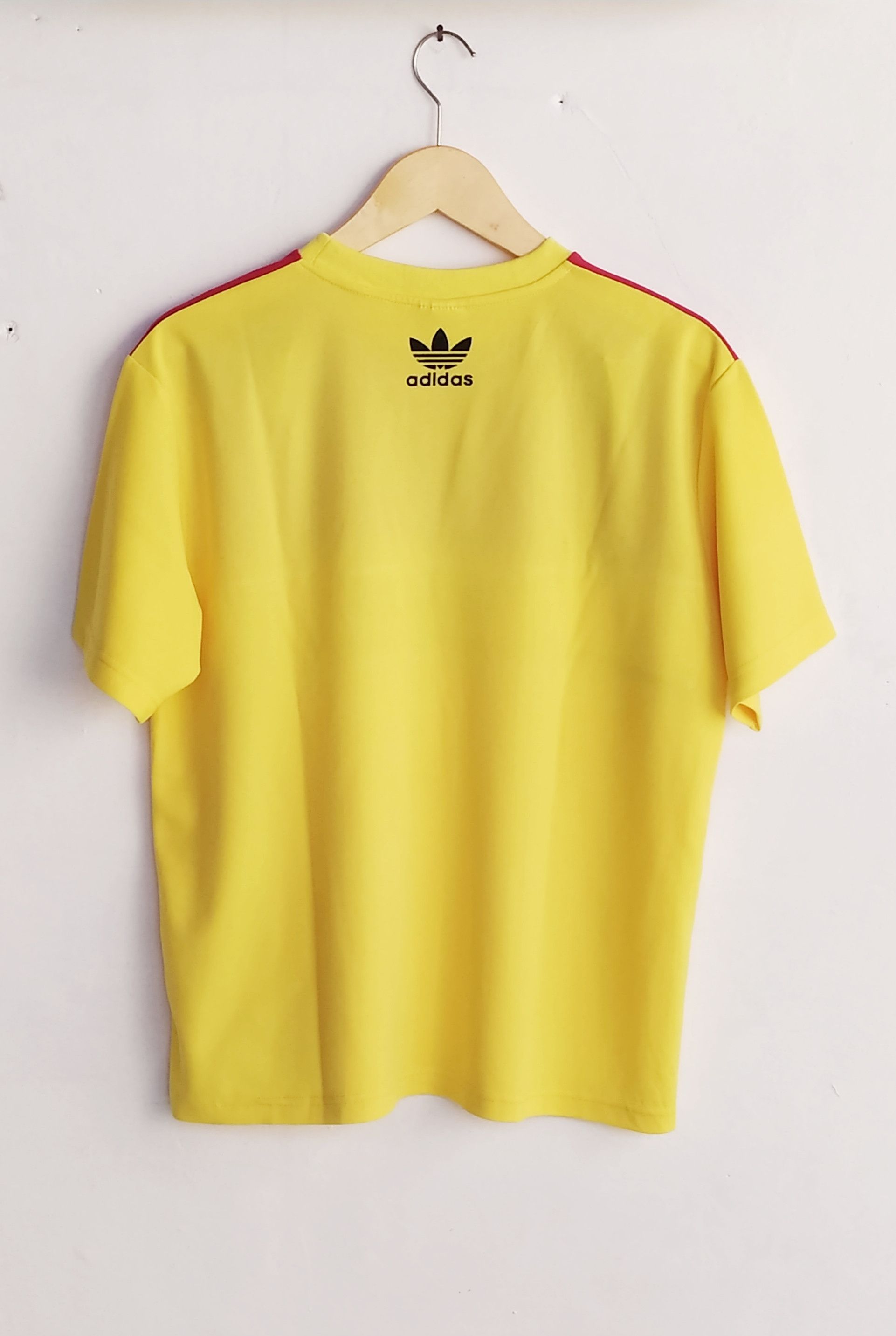 Adidas Vintage ADIDAS TREFOIL big logo t shirt size M Size US M / EU 48-50 / 2 - 2 Thumbnail